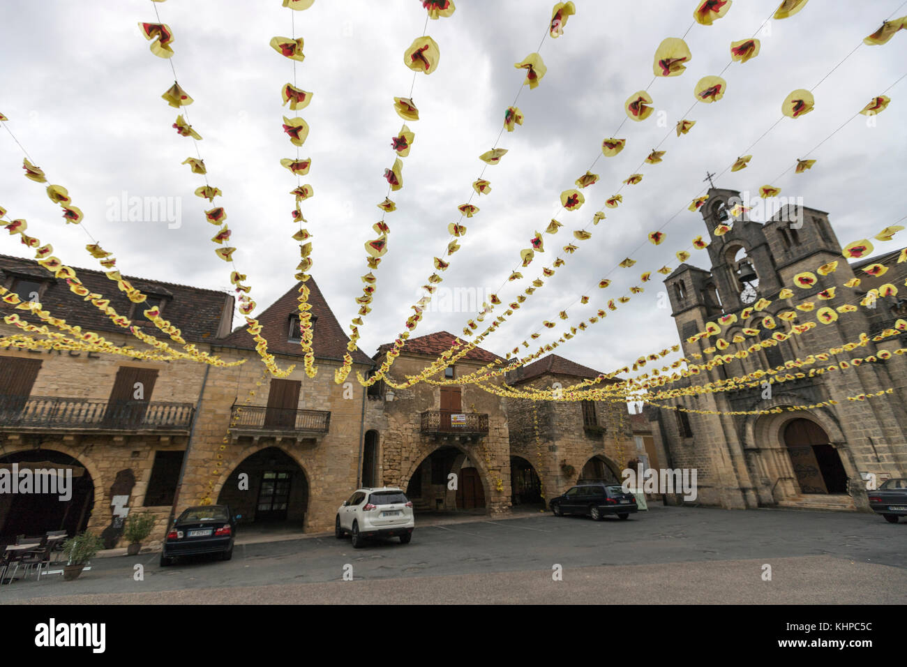 Mercato coperto nella Place de la Halle a Villefranche-du-Périgord villaggio nel dipartimento della Dordogna in Nouvelle-Aquitaine Foto Stock