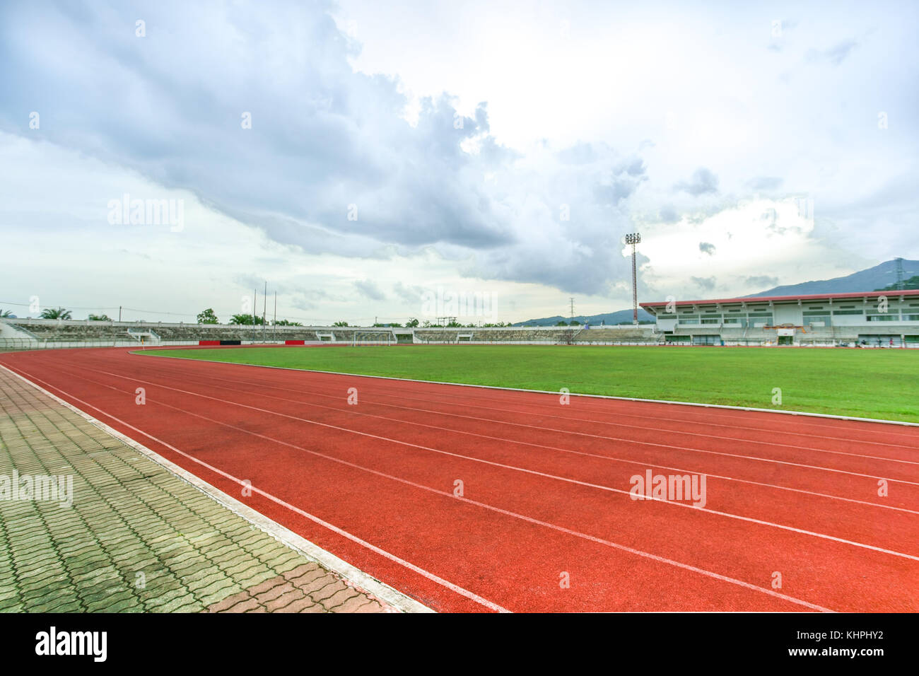Rosso acceso via nello stadio in Thailandia Foto Stock