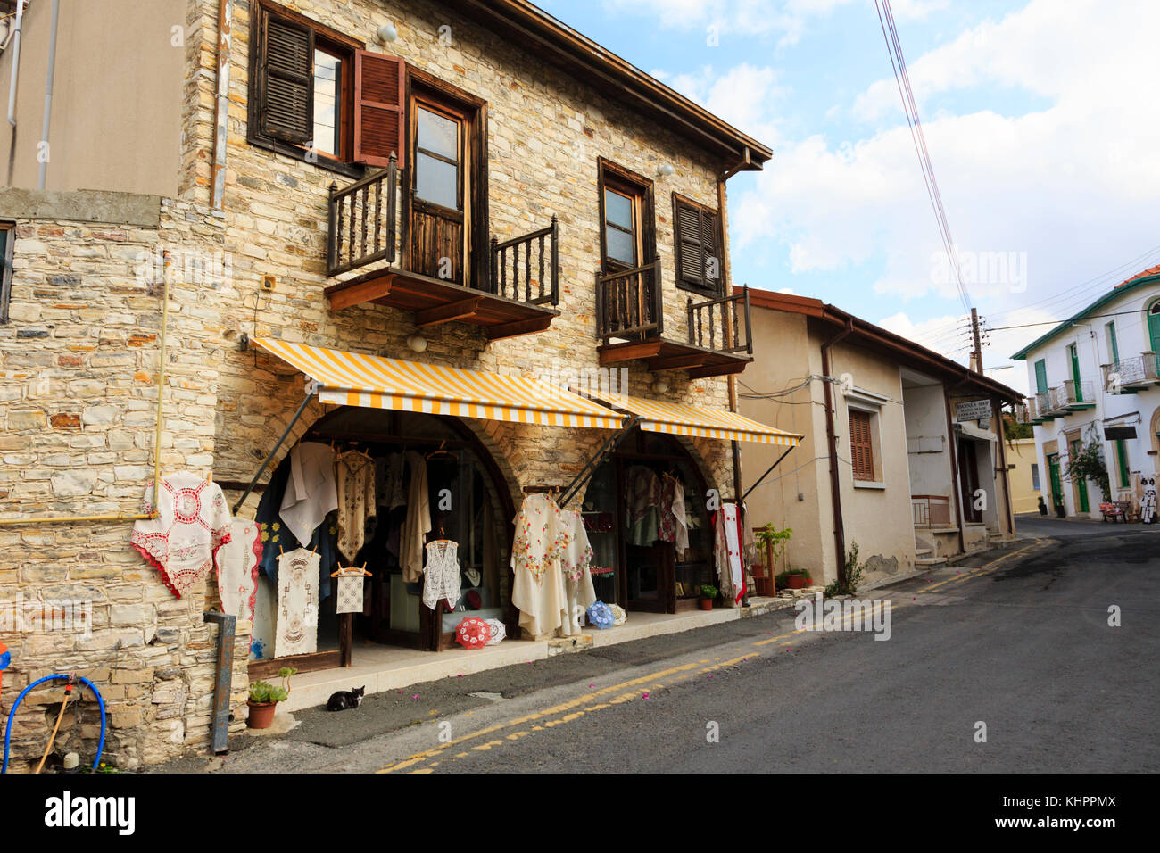 Lace makers shop e display, Pano Lefkara, Cipro Foto Stock