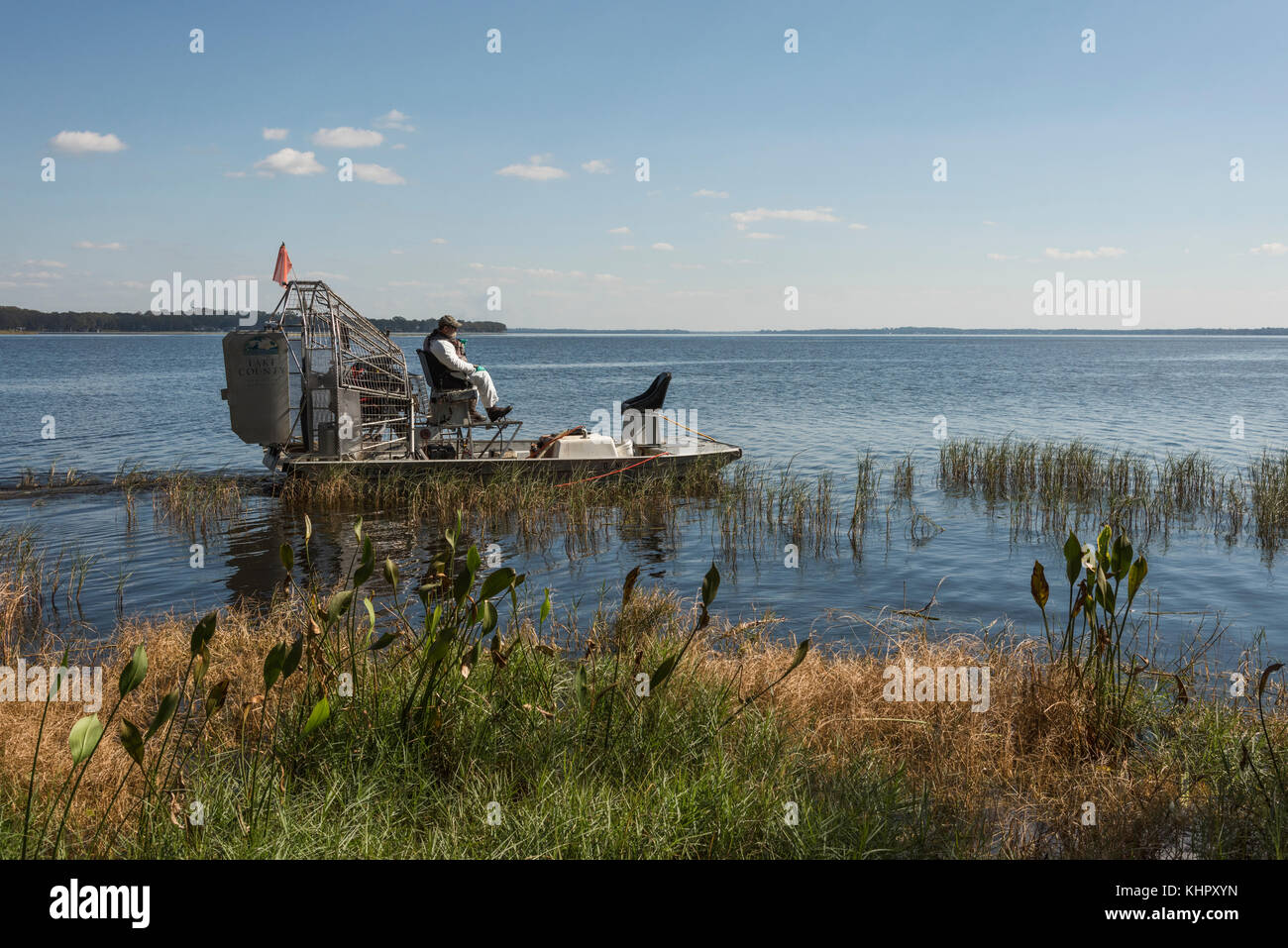 La contea del lago pianta acquatica MGMT Airboat Division Leesburg, Florida USA Foto Stock