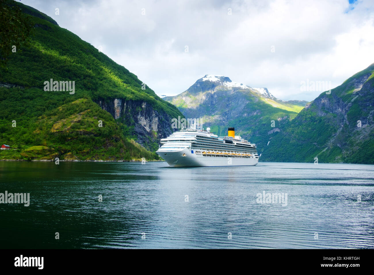 Vista mozzafiato del fiordo sunnylvsfjorden Foto Stock