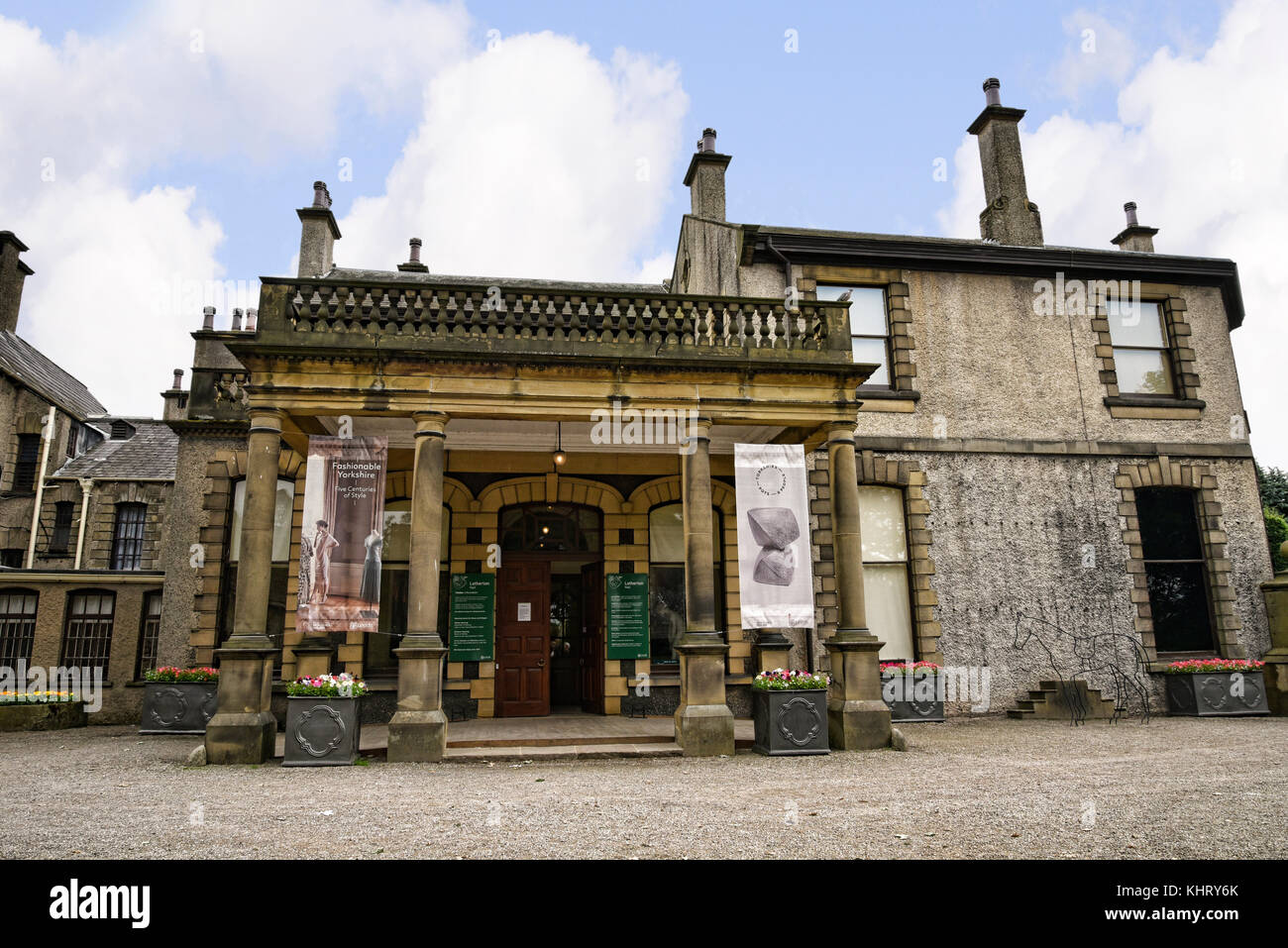 Lotherton Hall è una bella casa di campagna vicino a Leeds in West Yorkshire che non è National Trust Foto Stock