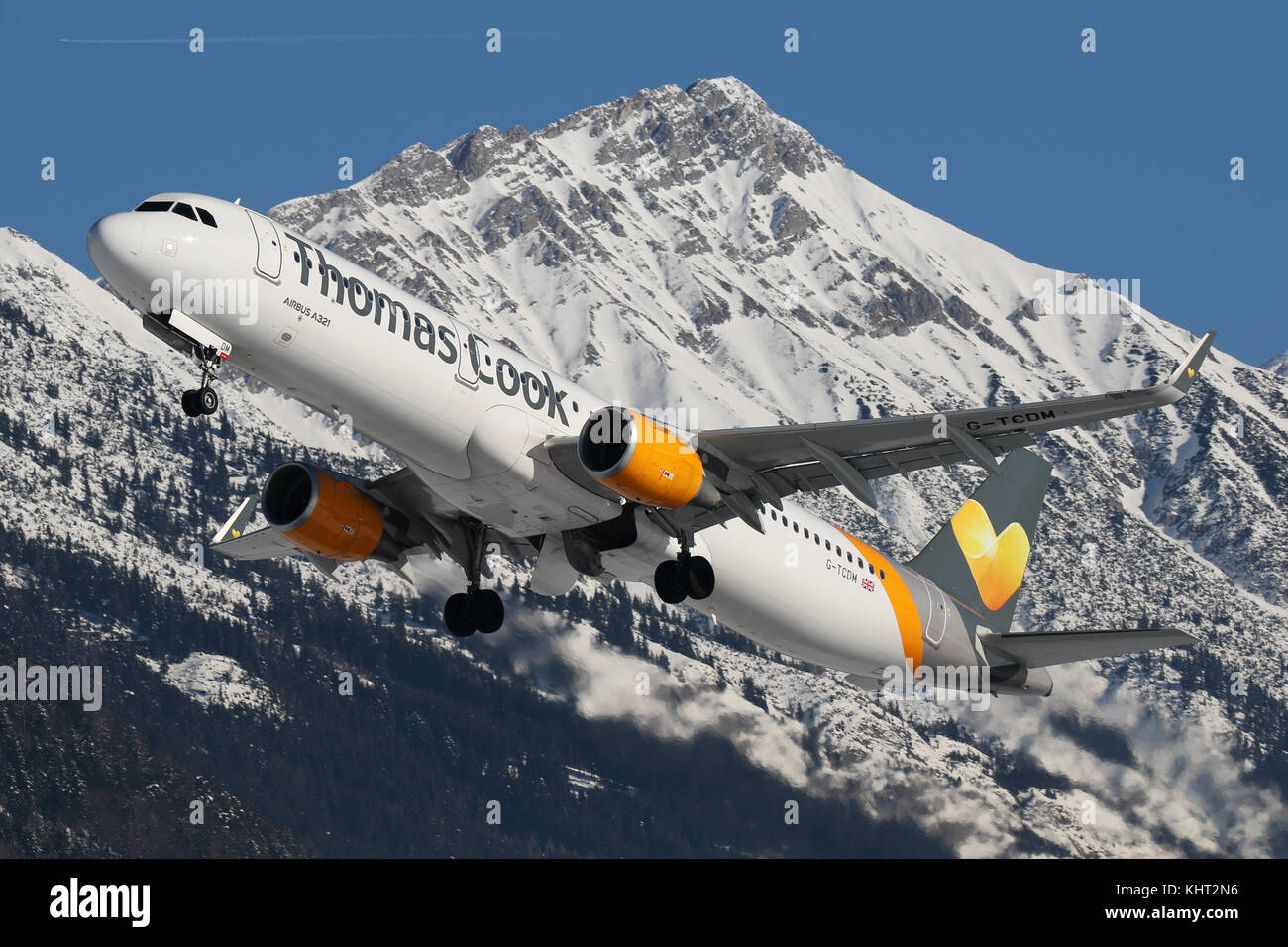 Innsbruck, Austria - 21 gennaio 2017: un aereo sulla neve dall'aeroporto di Innsbruck (INN) Foto Stock