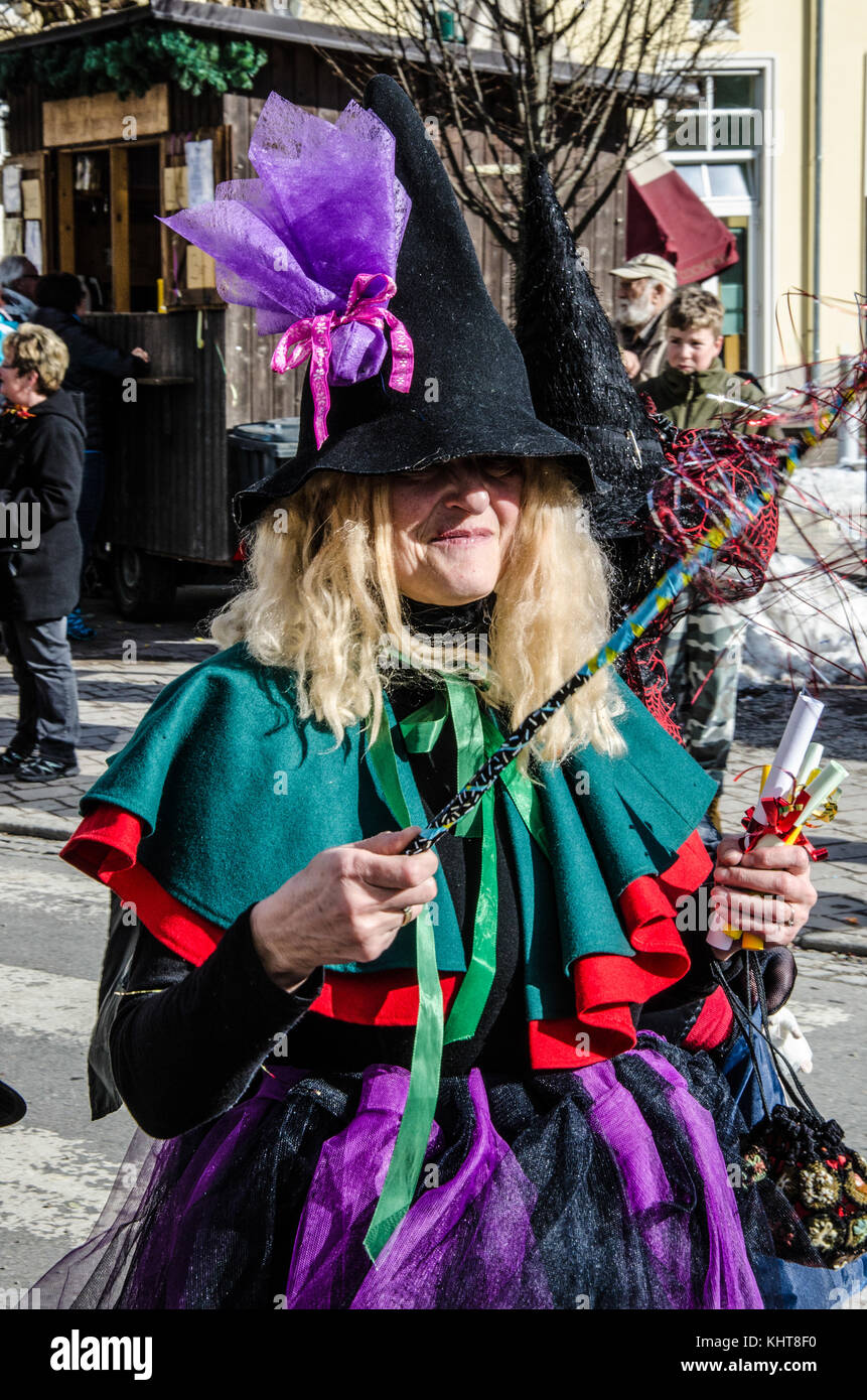Esperienza leggendaria Aussee Carnevale in Austria: i tradizionali costumi di carnevale e costumi sono i tratti distintivi di questo fantastico evento in febbraio. Foto Stock