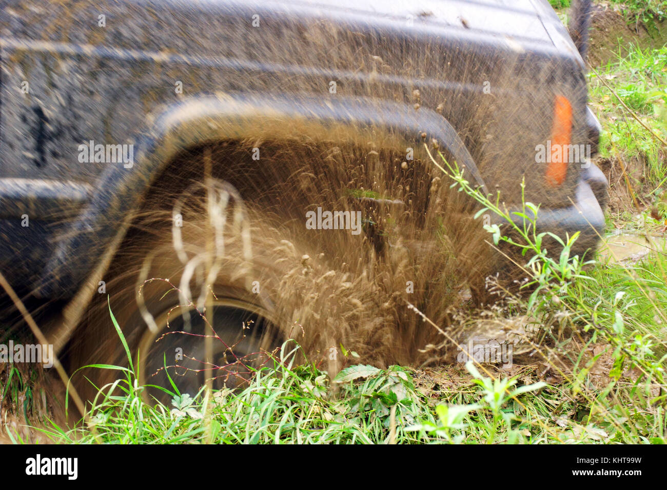 Una ruota bloccata nel fango. russia, Rjazan Regione. 24 settembre 2016 Foto Stock