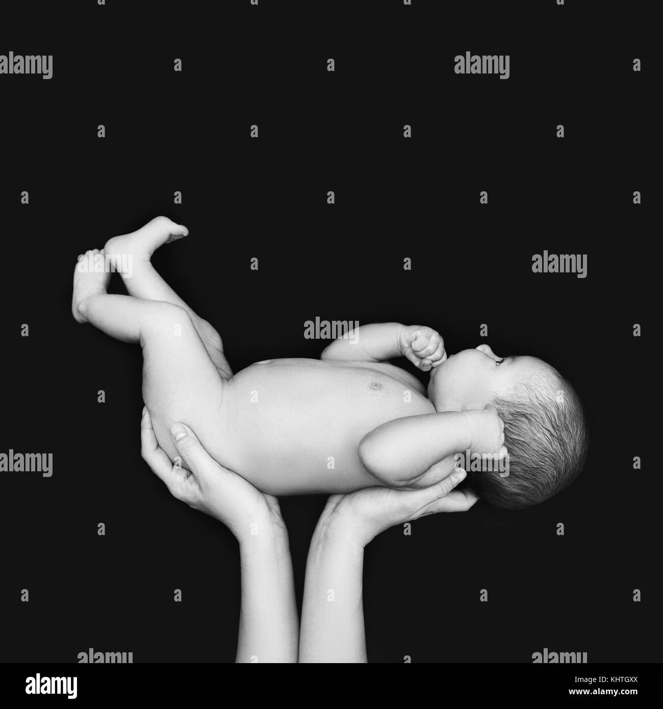 Foto in bianco e nero del neonato Foto Stock