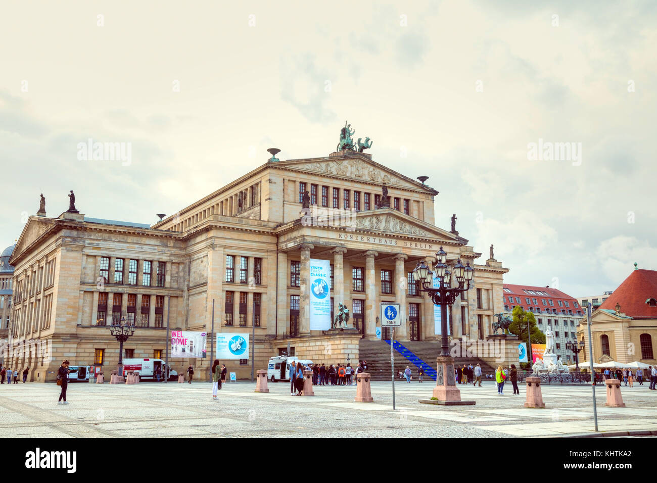 Brlin - 21 agosto: piazza Gendarmenmarkt con concert hall il 21 agosto 2017 a Berlino, Germania. Foto Stock