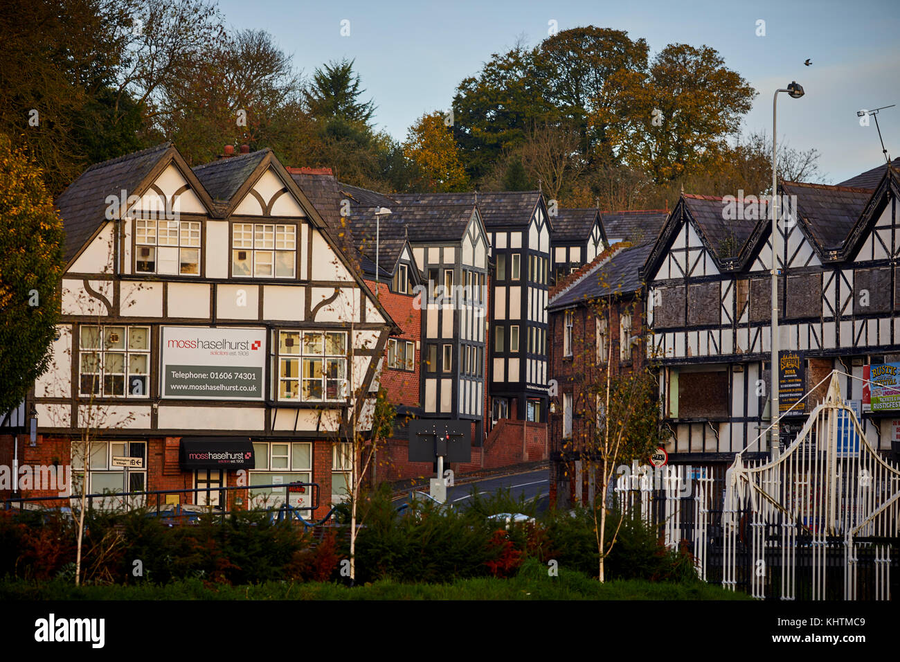 Autunno in Northwhich, Cheshire, Tudor architettura di stile nel centro della città. Foto Stock