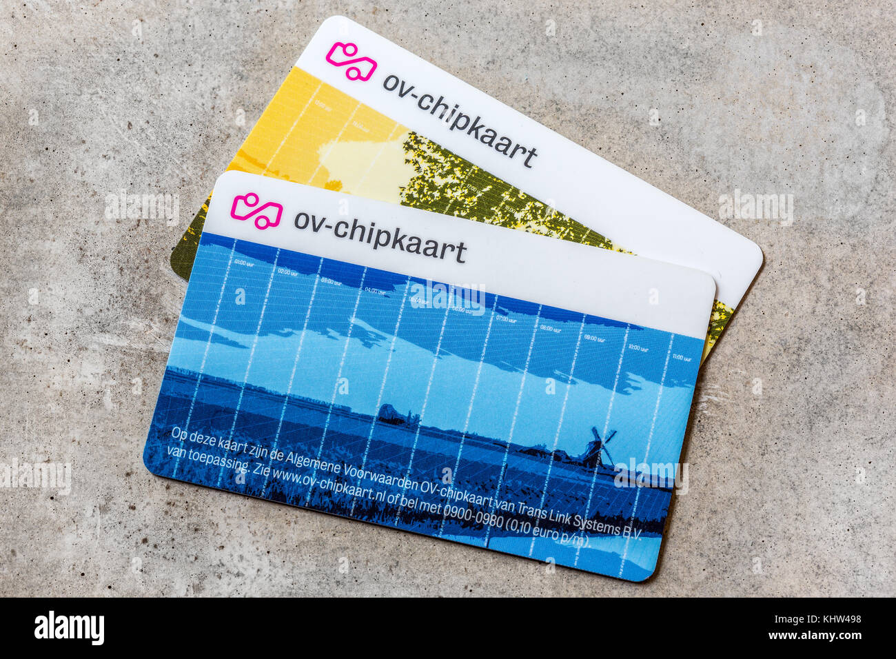 Due chipcards chiamato 'ov-chipkaart' richiesto per tutti i mezzi di trasporto pubblico nei paesi bassi Foto Stock