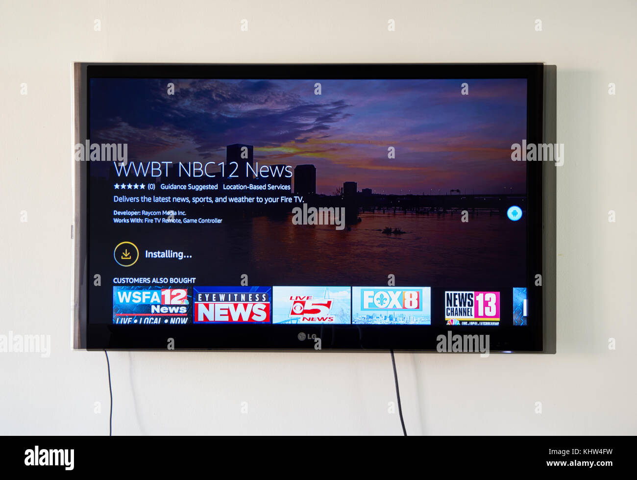 MONTREAL, Canada - 15 novembre 2017: 12 News broadcasting app e il logo su LG schermo TV. WWBT è un NBC-affiliate stazione televisiva in licenza a ricco Foto Stock