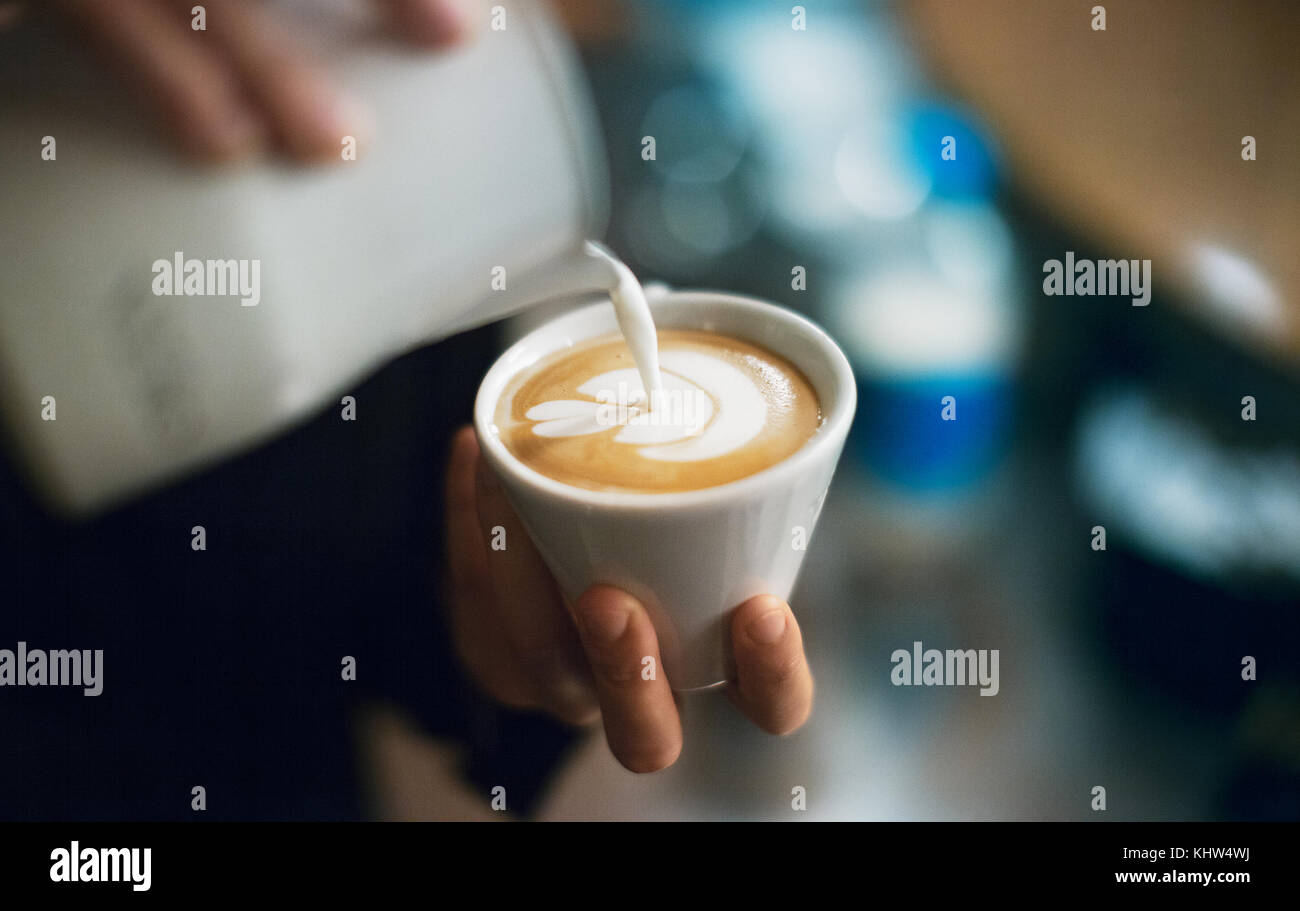Cappuccino con latte fiore Foto Stock