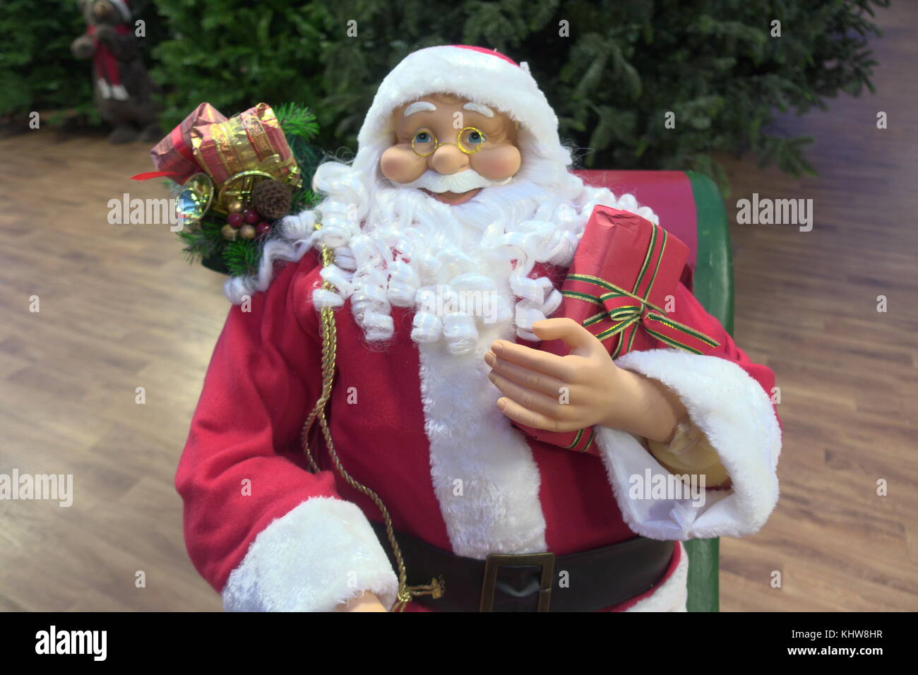 Babbo Natale Natale in costume rosso Foto Stock