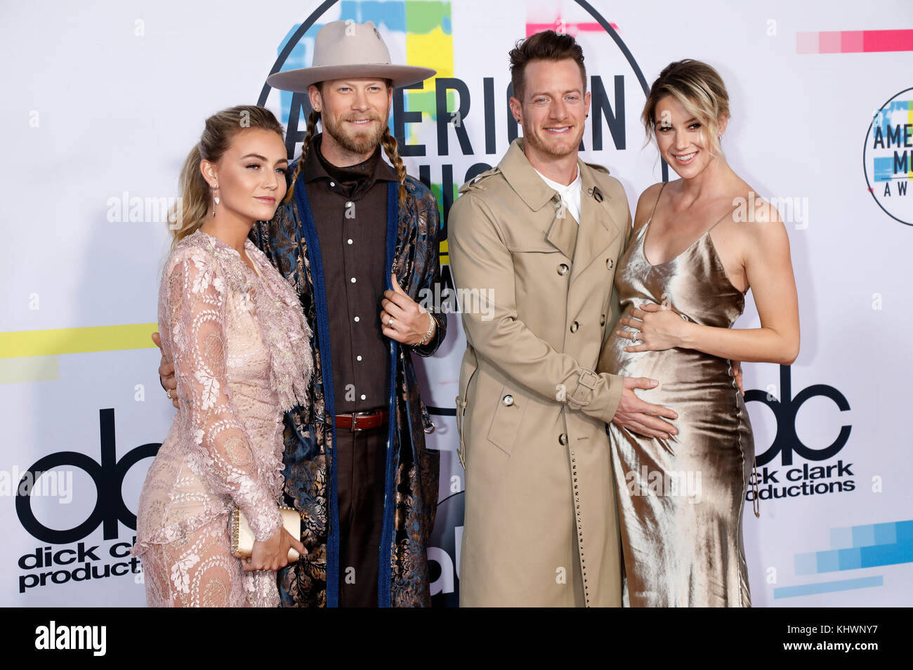 Los Angeles, Stati Uniti d'America. Xix nov, 2017. hayley stommel, Tyler hubbard, brian kelley e brittney marie cole frequentare il 2017 American Music Awards al teatro di Microsoft per il mese di novembre 19, 2017 a Los Angeles, California. Credito: geisler-fotopress/alamy live news Foto Stock