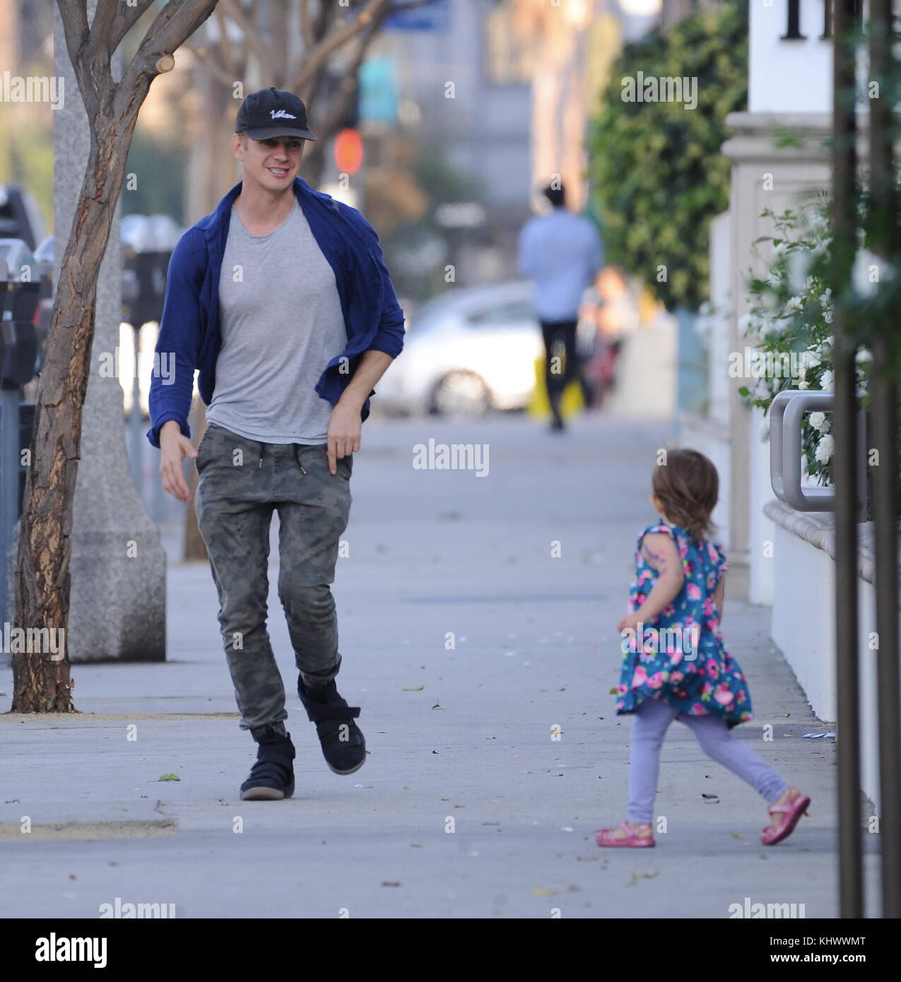 Hayden Christensen porta sua figlia Briar Rose a cinque ragazzi dopo aver visitato il parco e incontrato la sua ex moglie Rachel Bilson con: Hayden Christensen, Briar Rose dove: Los Angeles, California, Stati Uniti quando: 20 ottobre 2017 credito: WENN.com Foto Stock