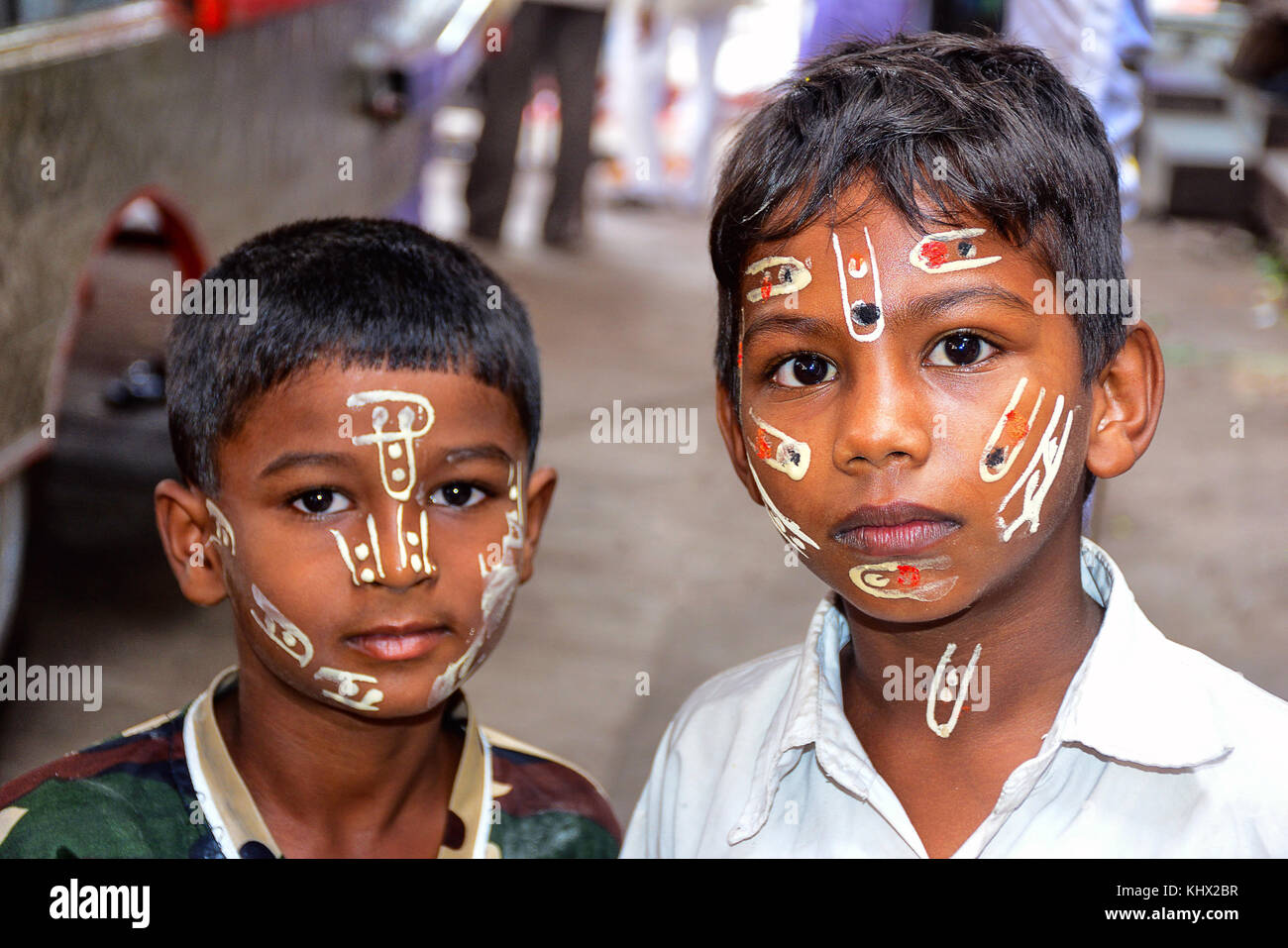 Ragazzi con facce dipinte, Palki festival, Pune , Maharashtra, India Foto Stock