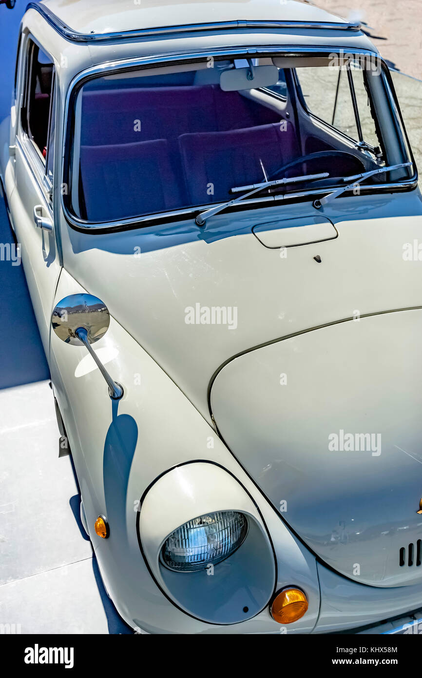 Il vecchio stile vettura compatta con funzionalità vintage. auto personalizzata nella California meridionale estate 2017 Foto Stock