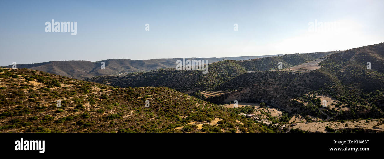 Una vista sulla montagna in un modo da limassol a Platres Cipro nella parte centrale dell'isola e la regione del vino Foto Stock