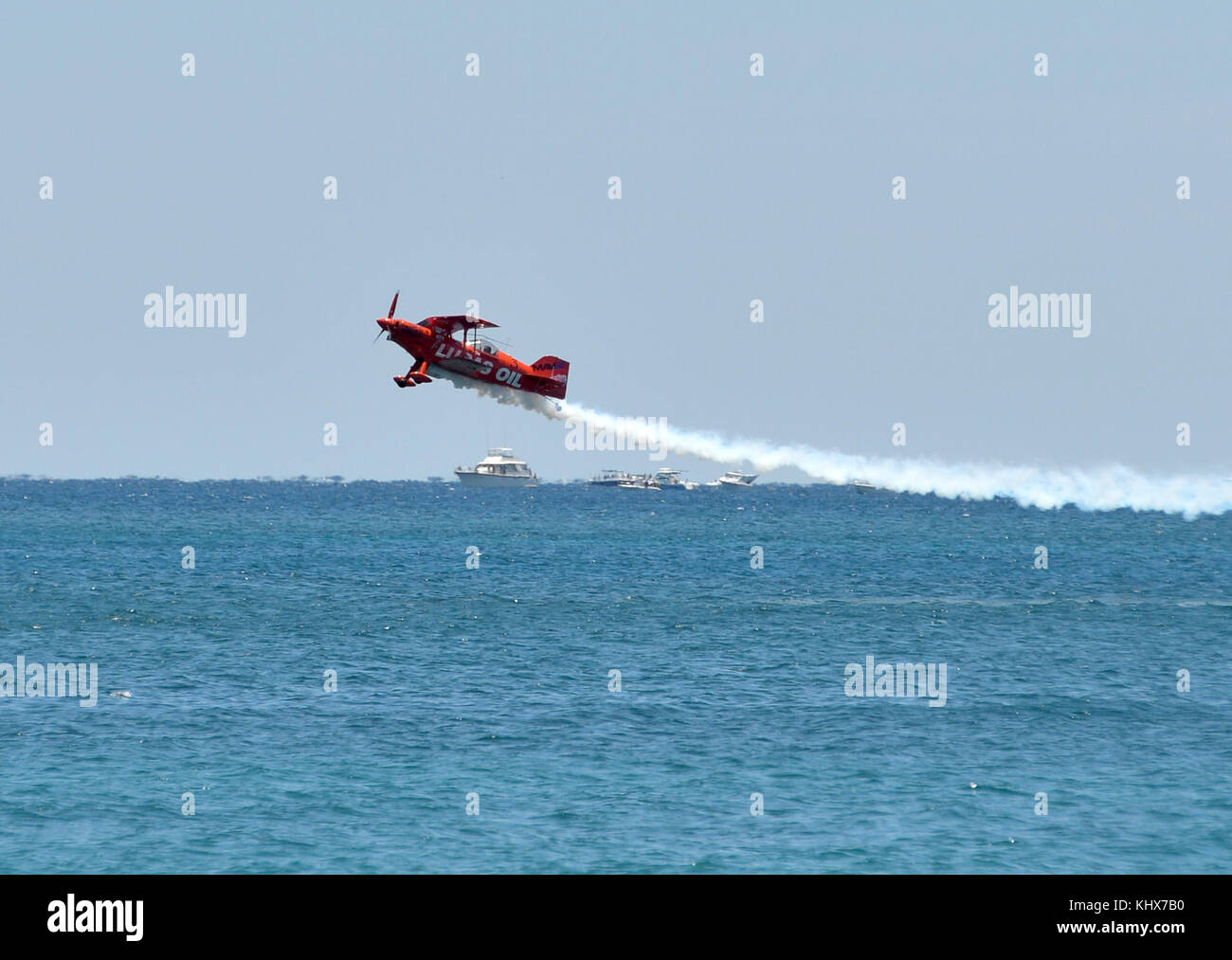 FORT LAUDERDALE, FL - 06 MAGGIO: Mike Wiskus nel Lucas Oil Pitts suona nel Ford Lauderdale Air Show il 6 maggio 2017 a Fort Lauderdale, Florida People: Mike Wiskus nel Lucas Oil Pitts Foto Stock