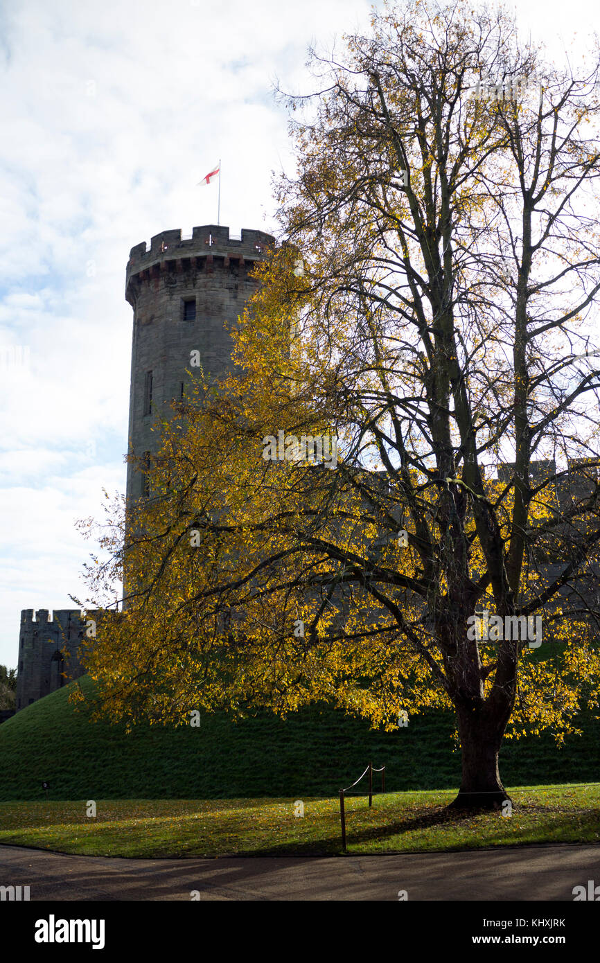 Il Castello di Warwick (ragazzo Torre) in autunno, Warwickshire, Inghilterra, Regno Unito Foto Stock