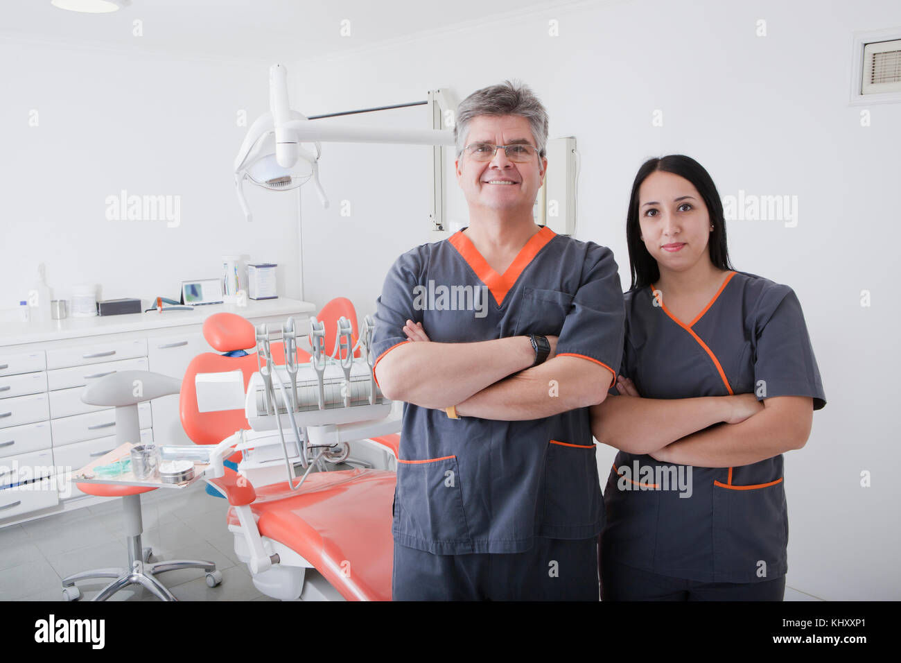 Dentista e infermiere Foto Stock