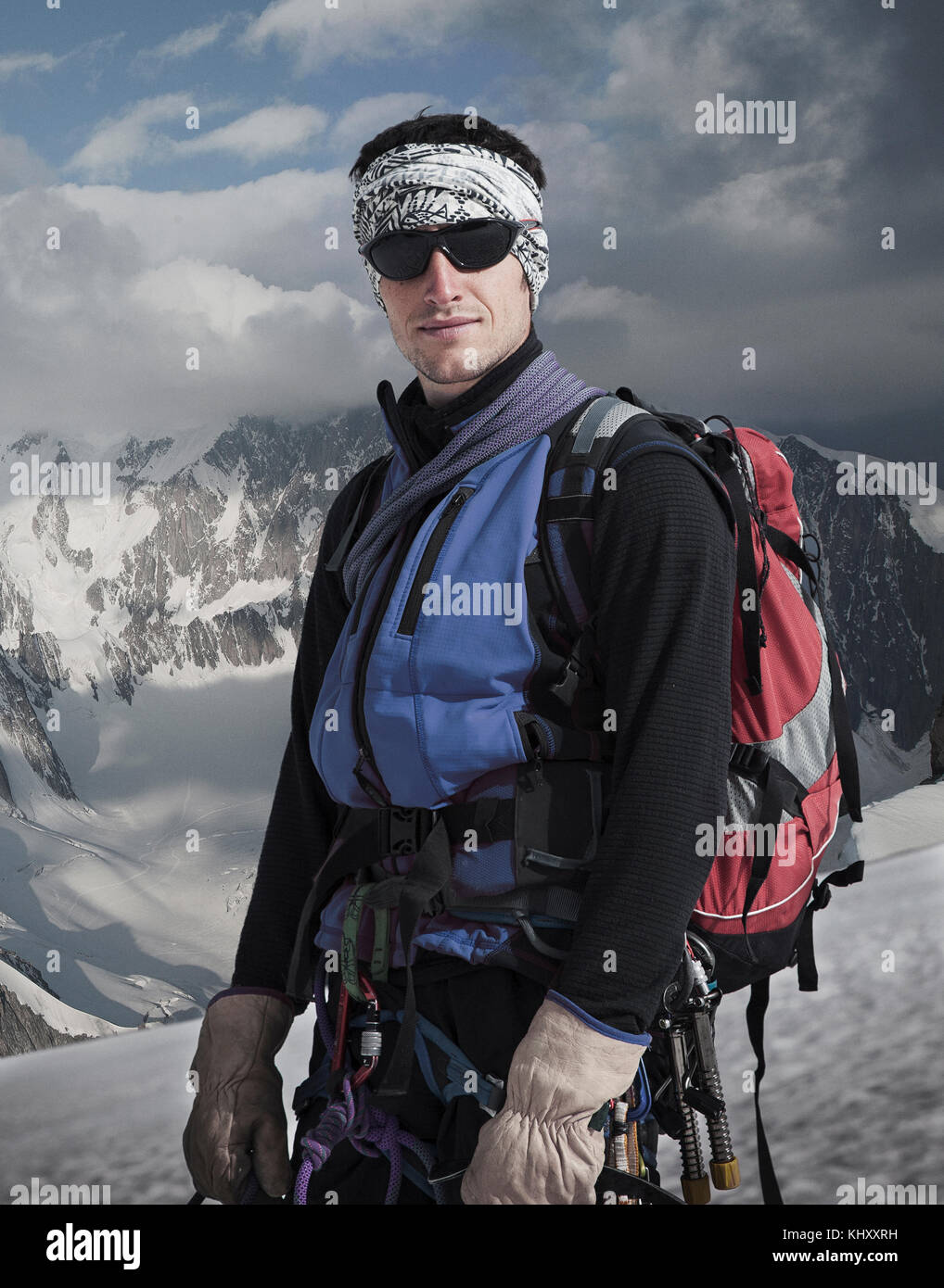 Ritratto di scalatore sul Mont Blanc, Courmayeur, in Valle d'Aosta, Italia, Europa Foto Stock