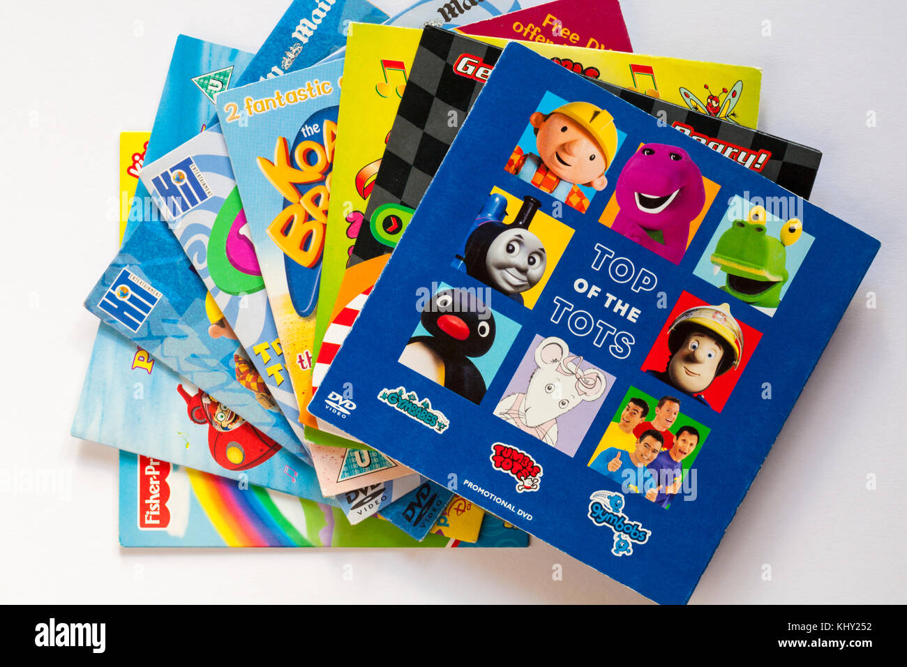 Selezione dei bambini del dvd con parte superiore del Tots sulla parte superiore impostato su sfondo bianco Foto Stock