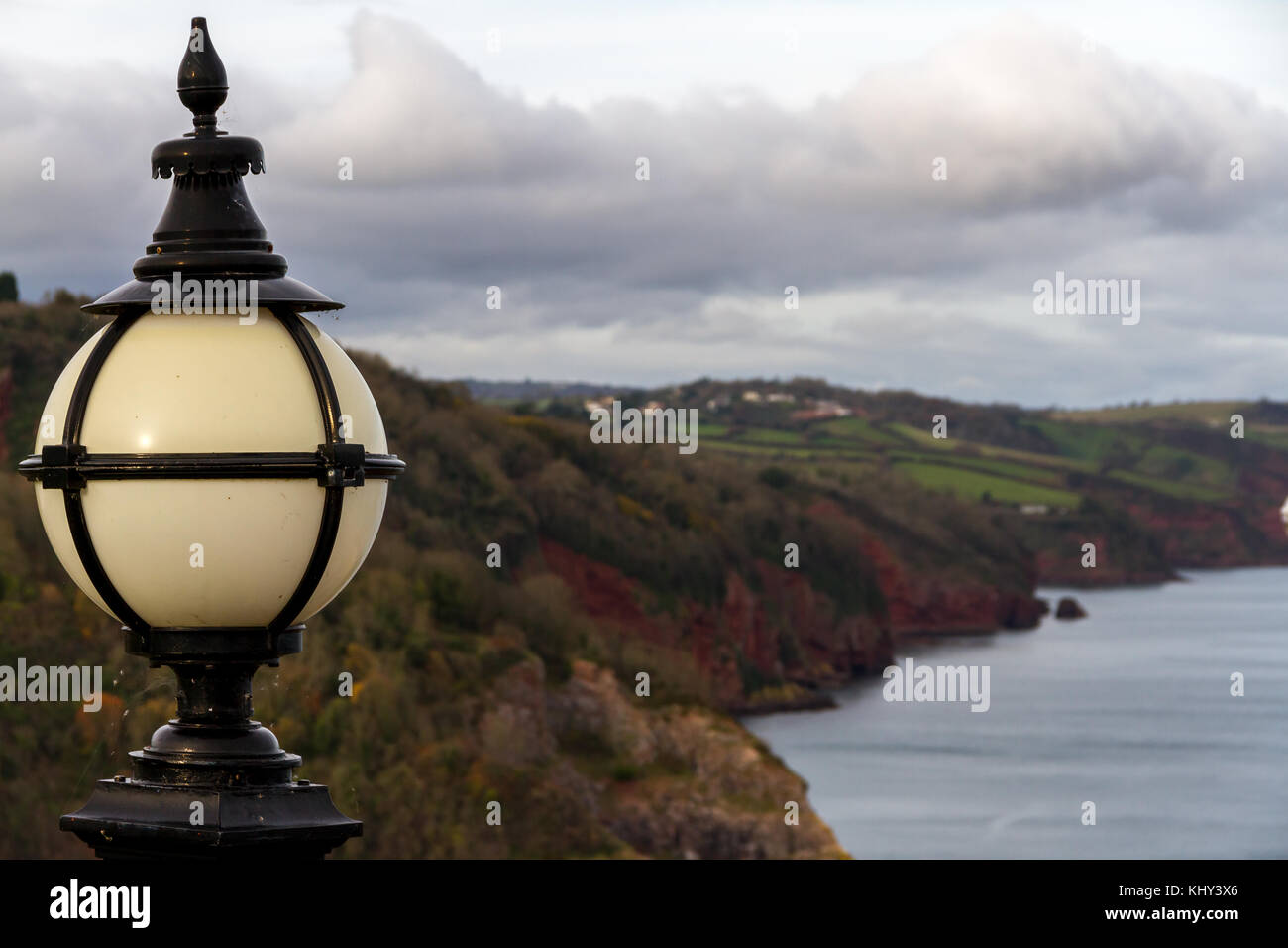 La vista lungo la costa sud da Babbacombe, Torquay, Devon, Regno Unito. Novembre 2017. Foto Stock