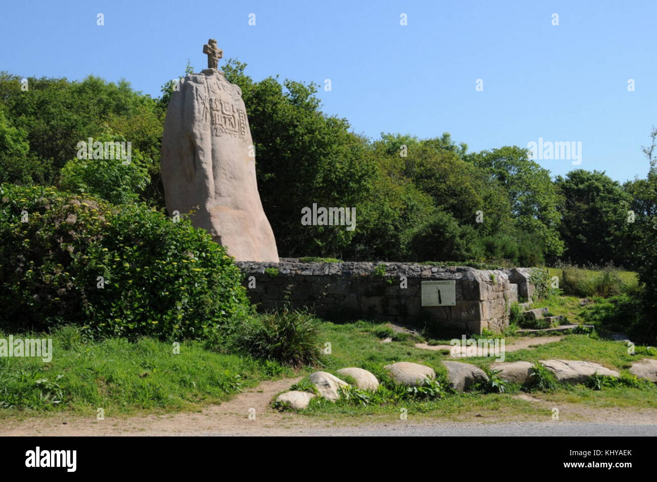 Menhir christiannise de saint uzec pleumeur bodou Foto Stock