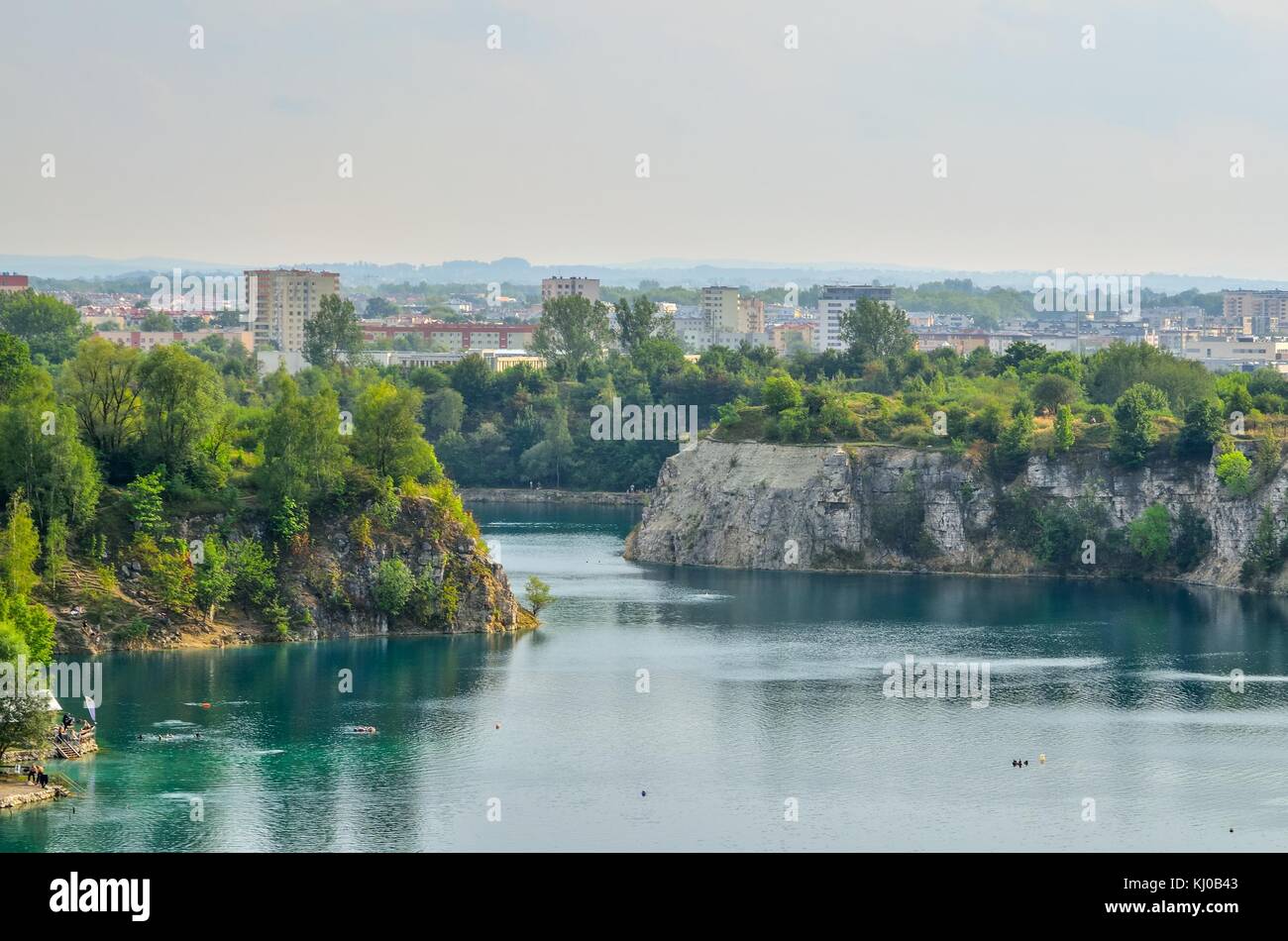 Cracovia in Polonia - agosto 27, 2017: bellissimo lago zakrzowek nel centro della città di Cracovia in Polonia. Foto Stock