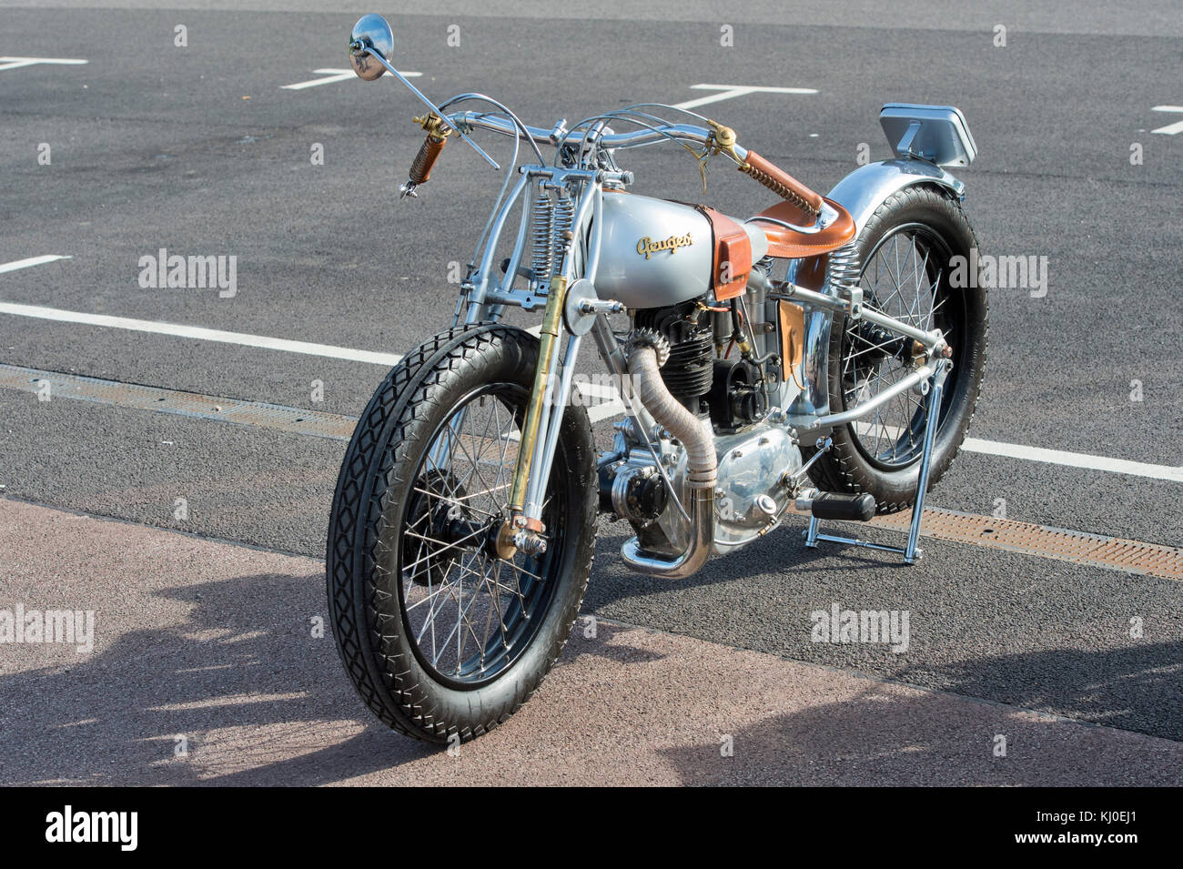 1929 Peugeot P105 350cc Custom motocicletta in corrispondenza VMCC Banbury eseguire, Oxfordshire, Inghilterra Foto Stock