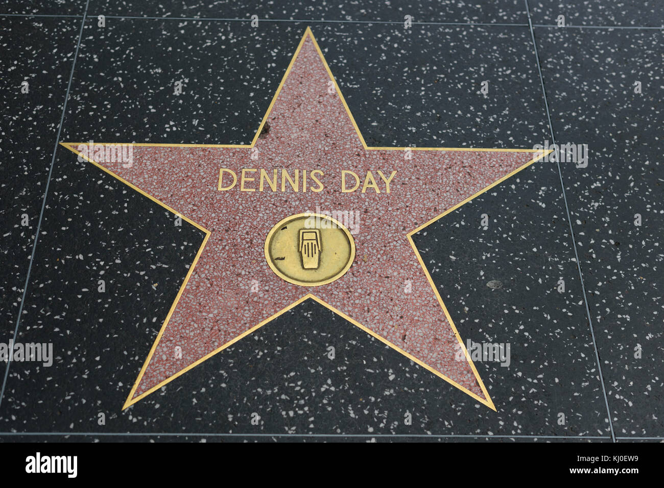 HOLLYWOOD, CA - DICEMBRE 06: Dennis Day stella sulla Hollywood Walk of Fame a Hollywood, California il 6 dicembre 2016. Foto Stock