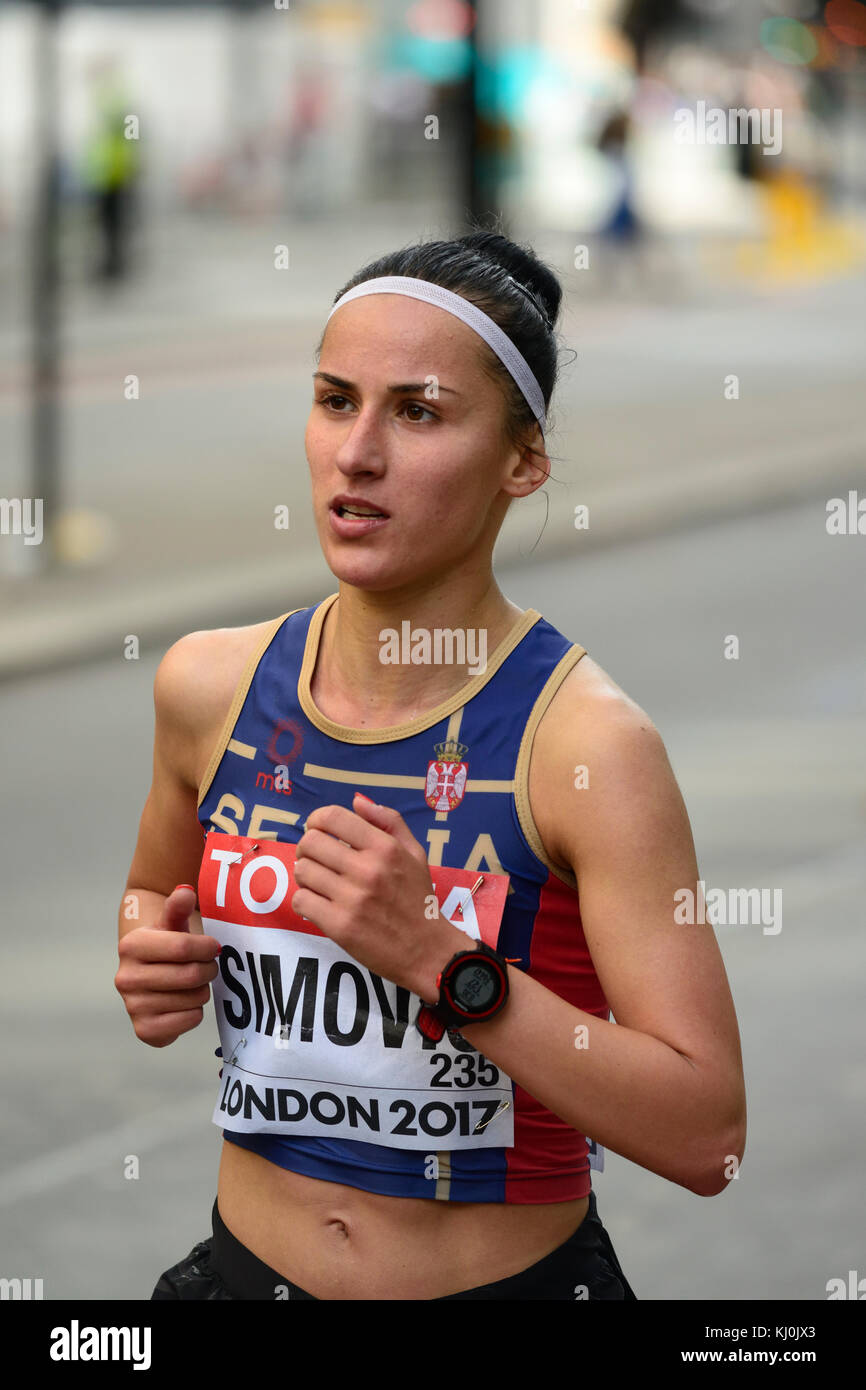 Teodora Simovic, Serbia, 2017 IAAF campionato mondiale femminile alla maratona di Londra, Regno Unito Foto Stock