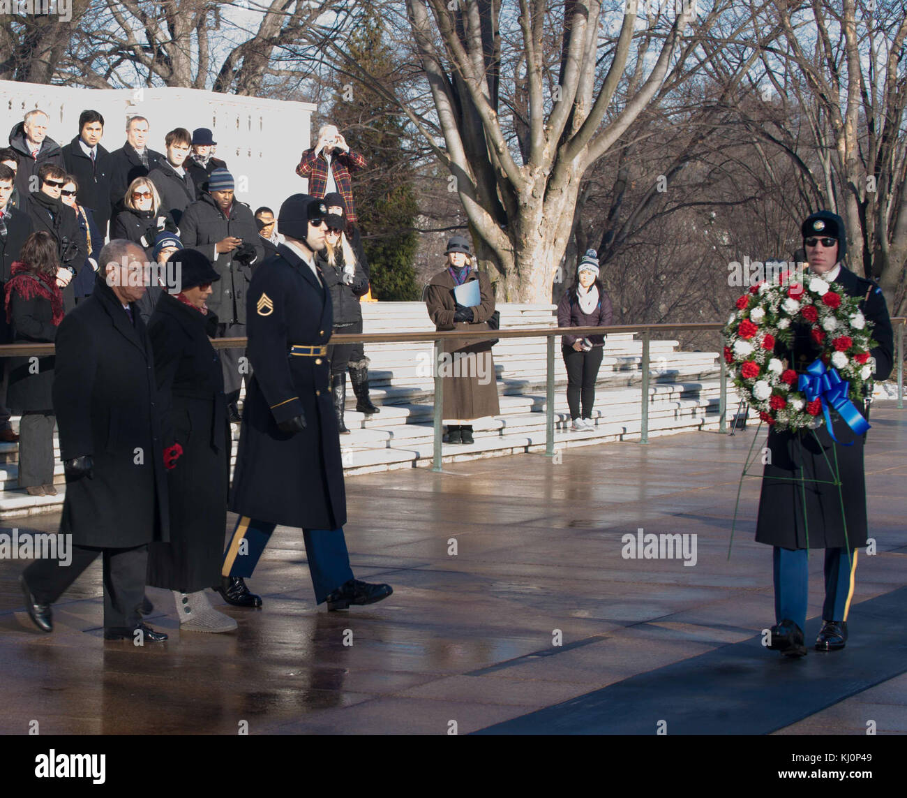 Amministratore della NASA e mia moglie ghirlanda di posa (16387310911) Foto Stock