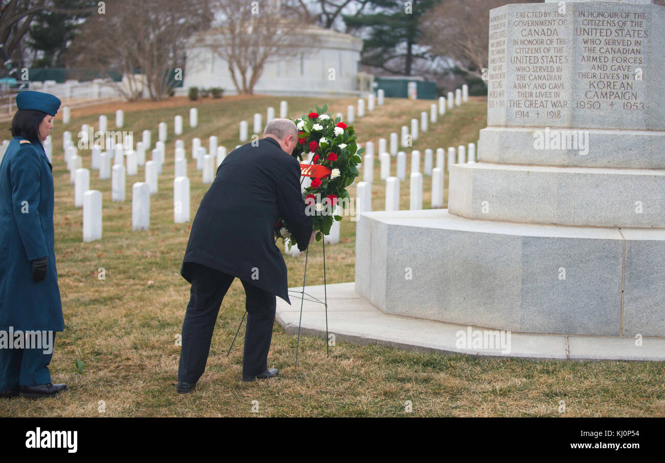 Croce canadese di Sacrafice - corona posa (16411556396) Foto Stock