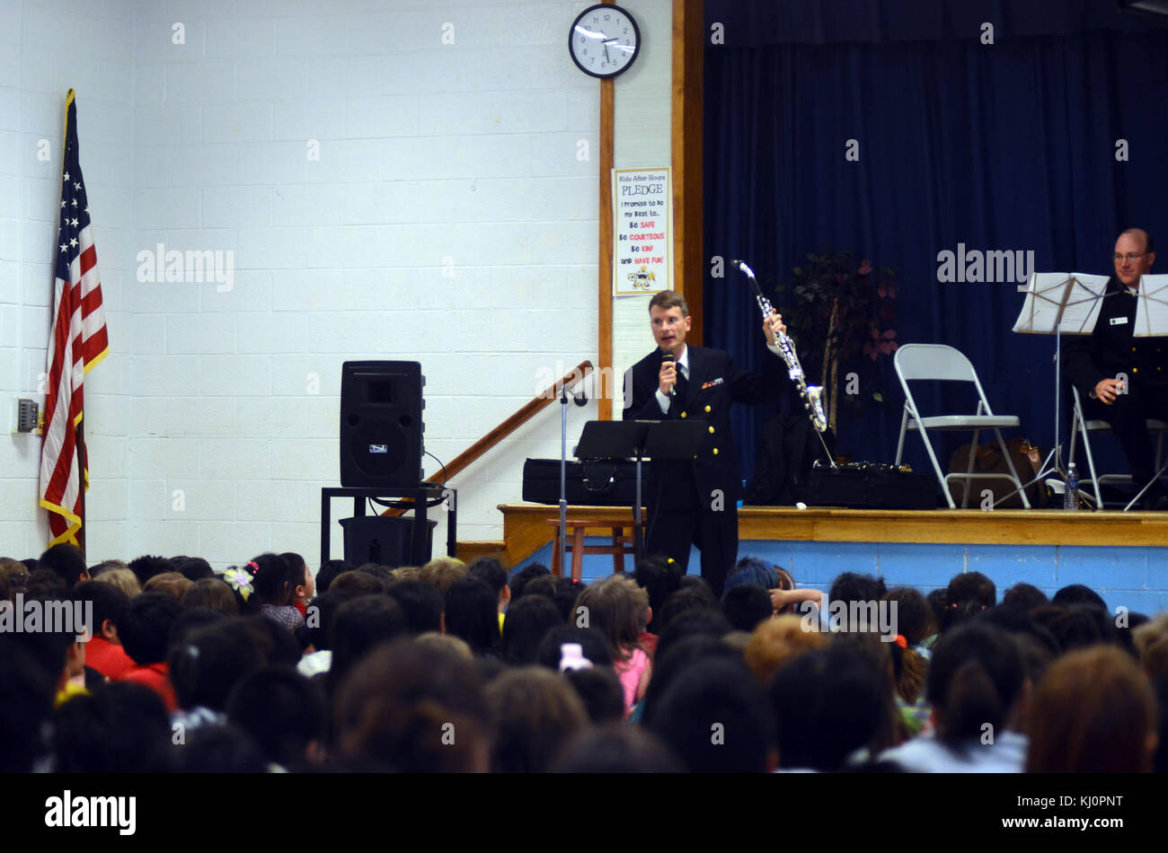 Il quartetto di clarinetti musica nelle scuole a Meadow Hall della scuola elementare (8668804627) Foto Stock