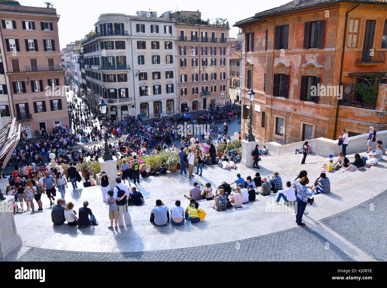 Roma, Italia - 13 aprile 2017: Scalinata di piazza di Spagna e da piazza di Spagna e da piazza di spagna) famosi luoghi di incontro in italia a Roma il 13 aprile 2017 Foto Stock