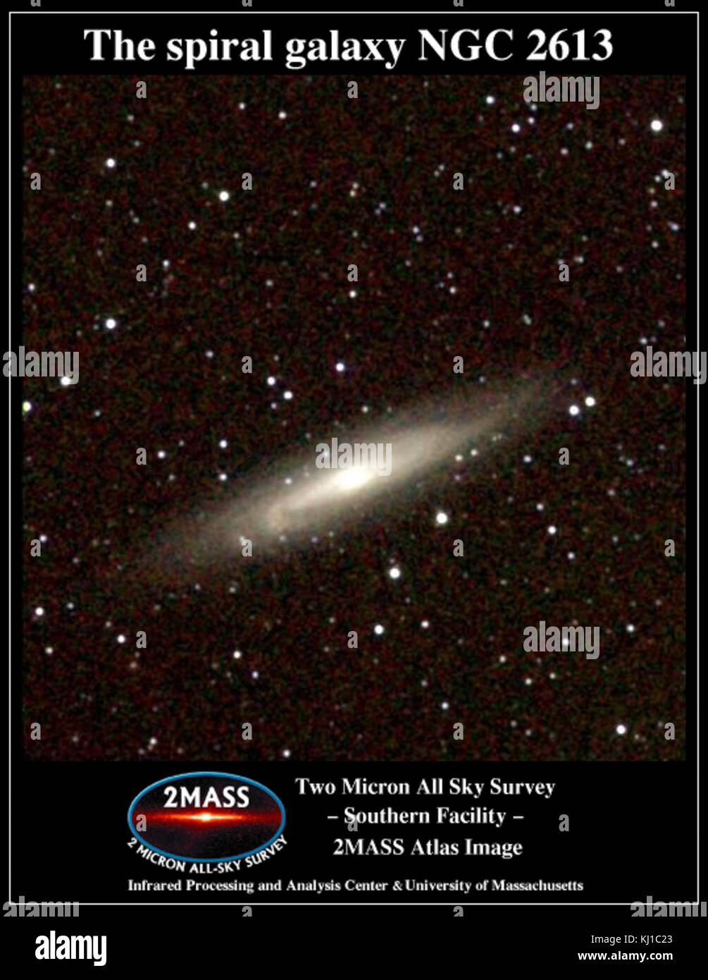 NGC 2613 è una galassia situata nell'universo, catalogata nel New General Catalogue (NGC) degli oggetti del cielo profondo. È di particolare interesse per gli astronomi che studiano le strutture e le classificazioni della galassia. Foto Stock