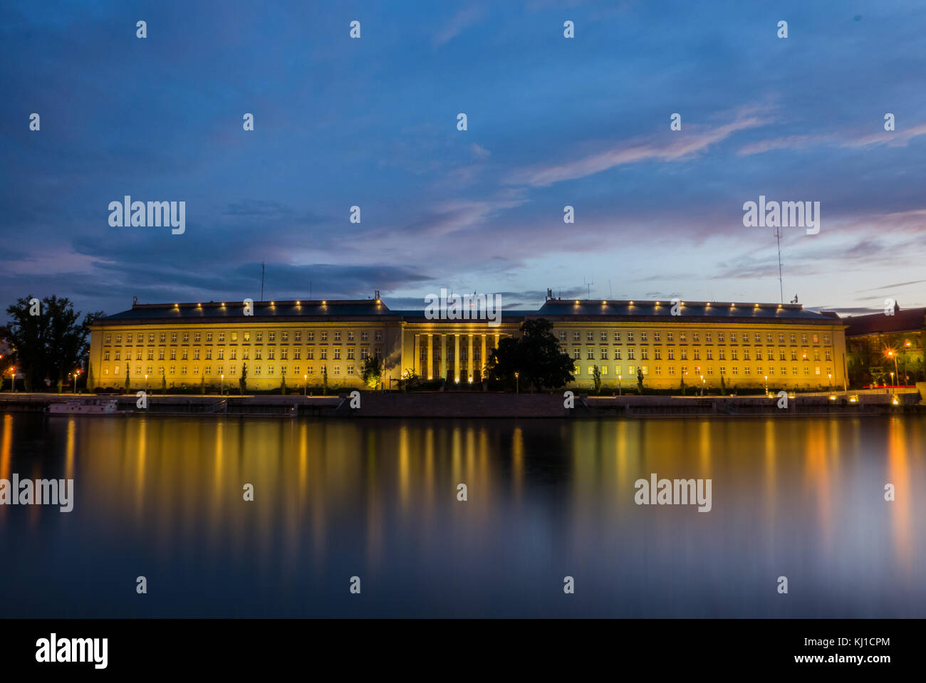 Bellissimo tramonto sulla Bassa Slesia Provincia ufficio, Wroclaw, Polonia Foto Stock