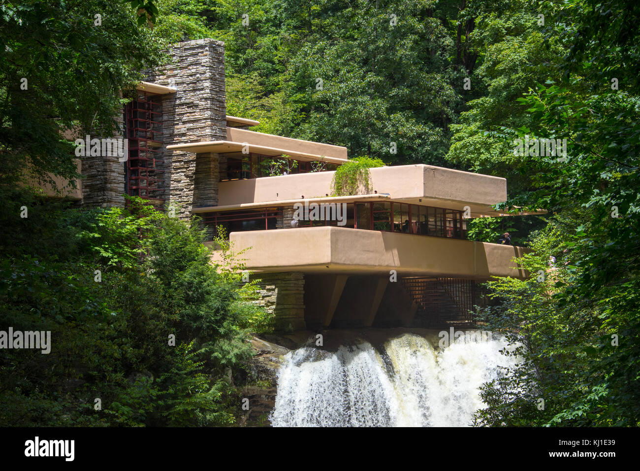 Fallingwater o Kaufmann Residence, progettato da Frank Lloyd Wright, Pennsylvania, STATI UNITI D'AMERICA Foto Stock