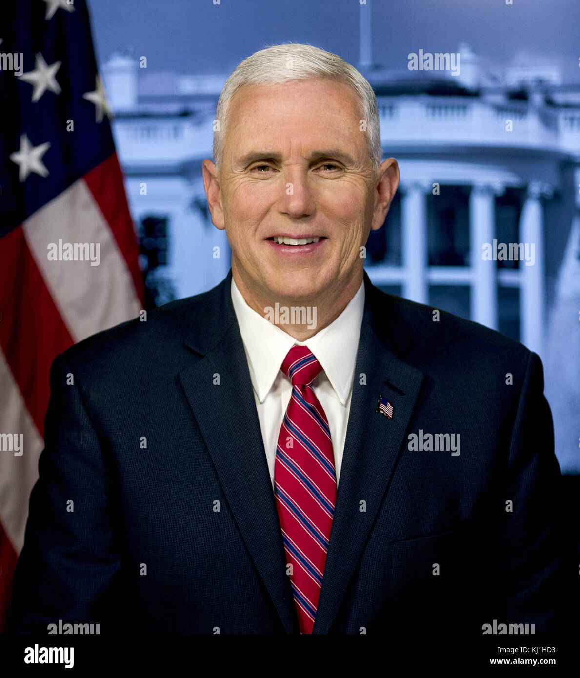 Ritratto ufficiale del Vice Presidente Mike Pence. Vice Presidente degli Stati Uniti dal 2017, sotto la guida del presidente Donald Trump Foto Stock