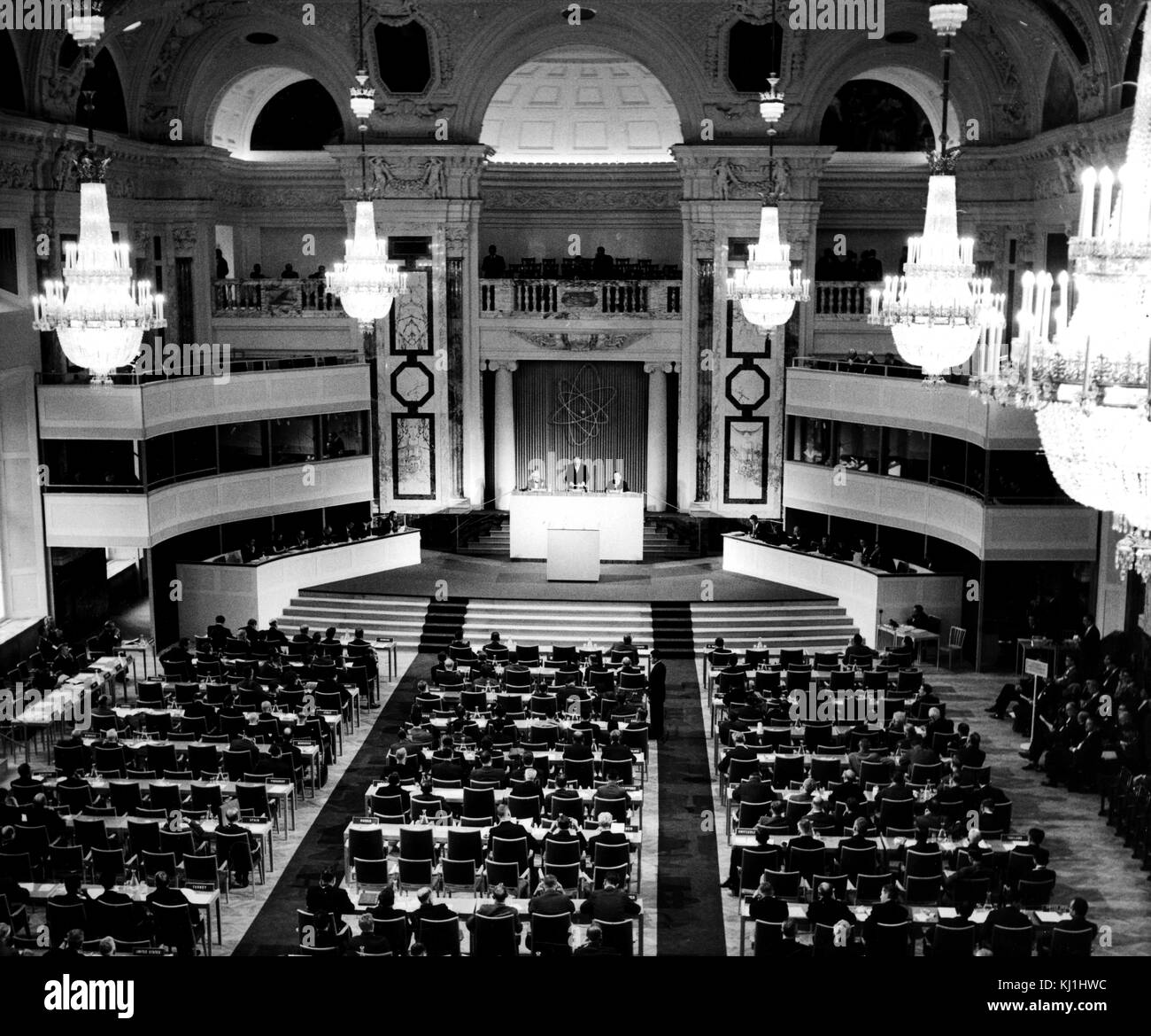 Fotografia scattata durante la seconda annuale Conferenza Generale dell'Agenzia internazionale dell'energia atomica, che è frequentato da più di 60 paesi. In data xx secolo Foto Stock