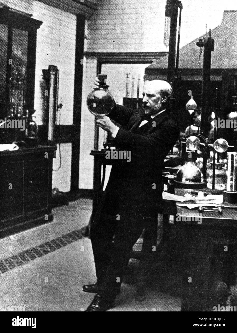Fotografia di Sir James Dewar (1842-1923) un scozzese chimico e fisico. In data xx secolo Foto Stock