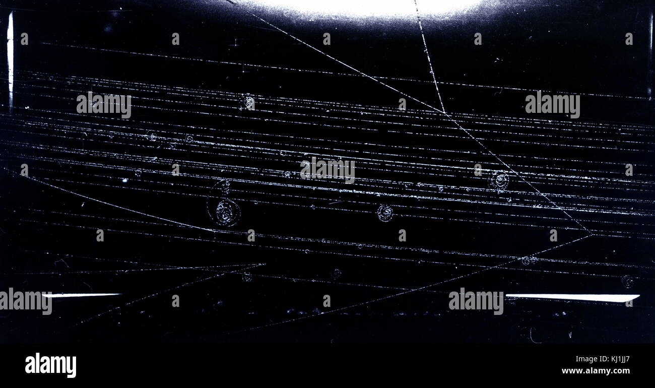 Fotografia di un BEV protone dalla Cosmotron collidere con un protone in idrogeno liquido camera bolla. Sei caricato rebbi emergono dalla interazione. In data xx secolo Foto Stock