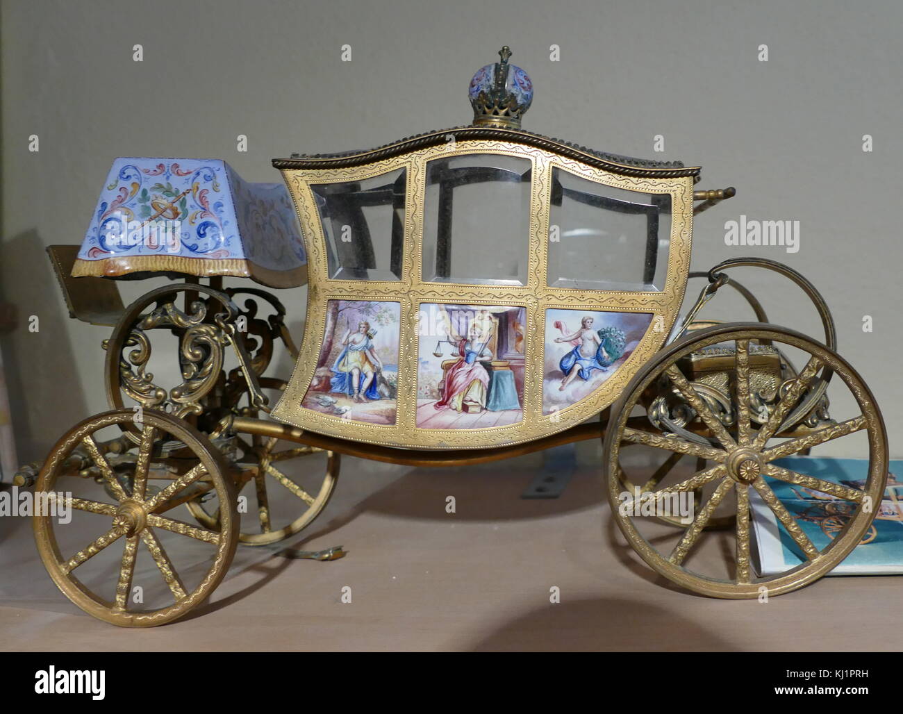 Il modello per una casa delle bambole di imperiale austriaca Coach 1898 Foto Stock