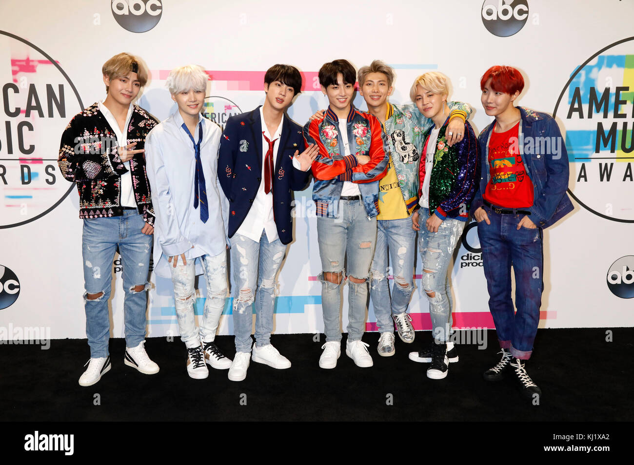 BTS / Bangtan Boys partecipare al 2017 American Music Awards al Microsoft Theatre il 19 novembre 2017 a Los Angeles, California. Foto Stock