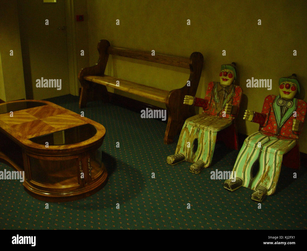 Display antico tavolo e mobili da esterno Foto Stock