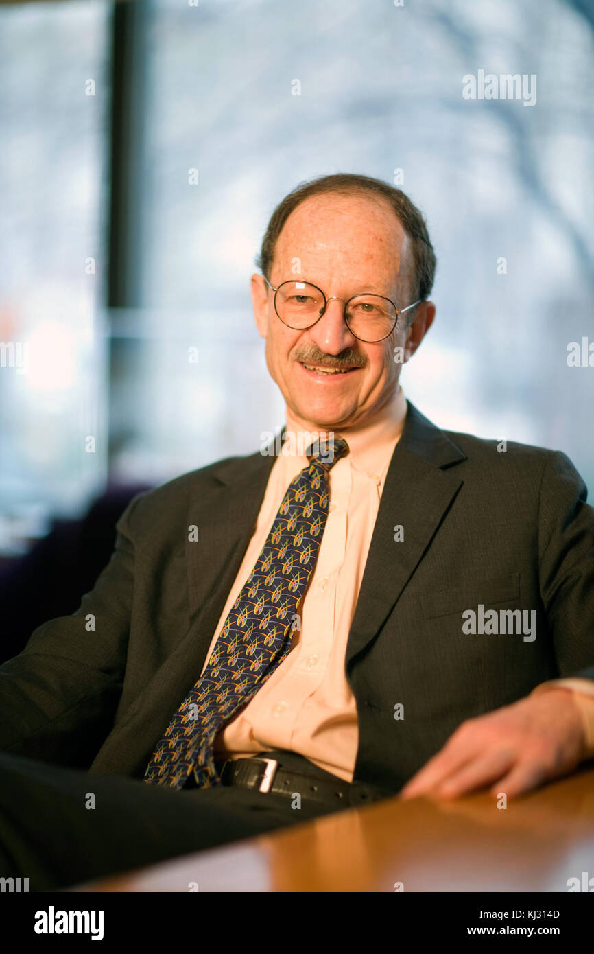 Istituto Nazionale contro il cancro direttore E. Harold Varmus (2) Foto Stock