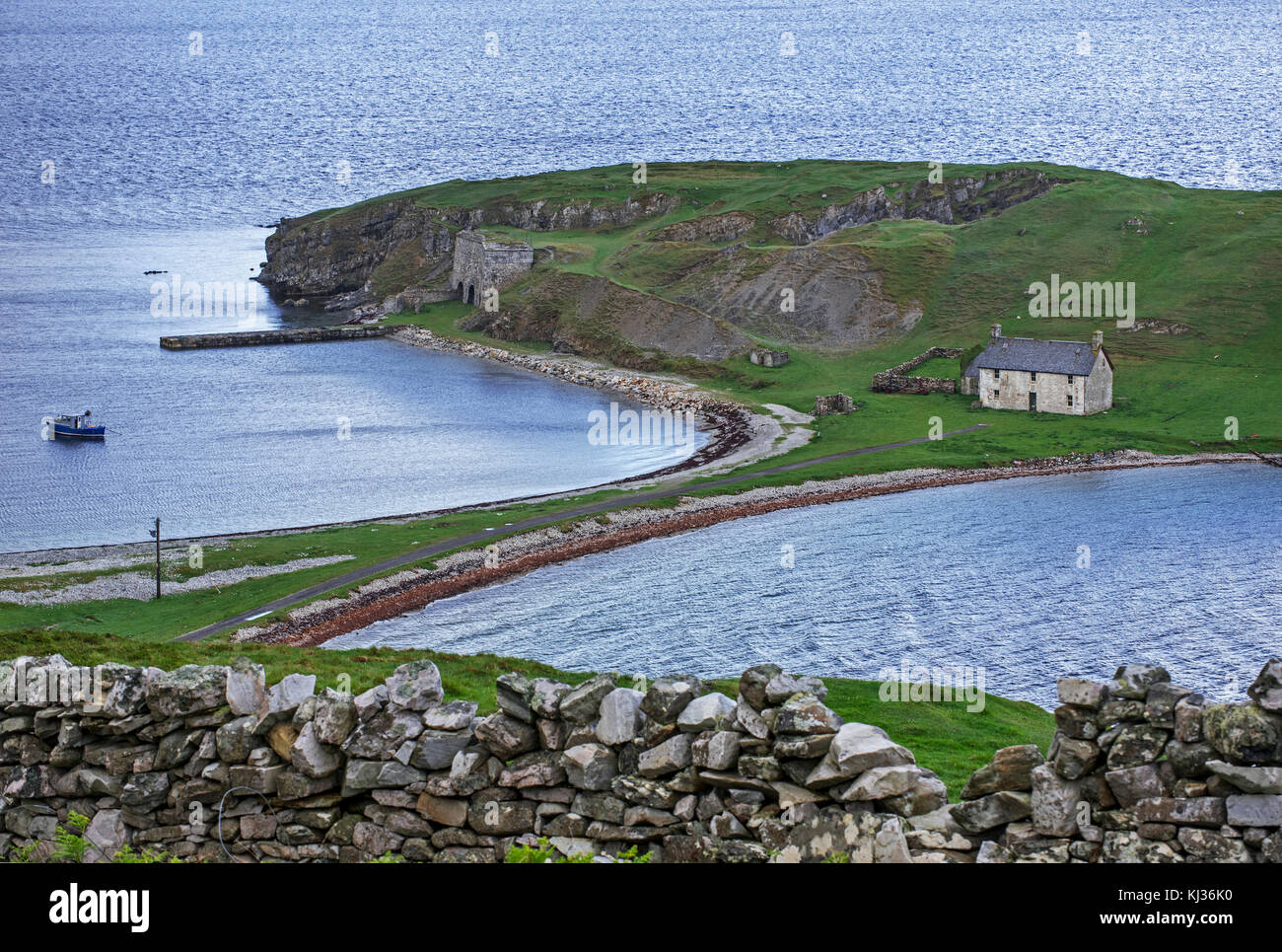 La vecchia casa di traghetti e fornaci da calce a ard neakie in loch eriboll, Highlands scozzesi, Sutherland, Scotland, Regno Unito Foto Stock