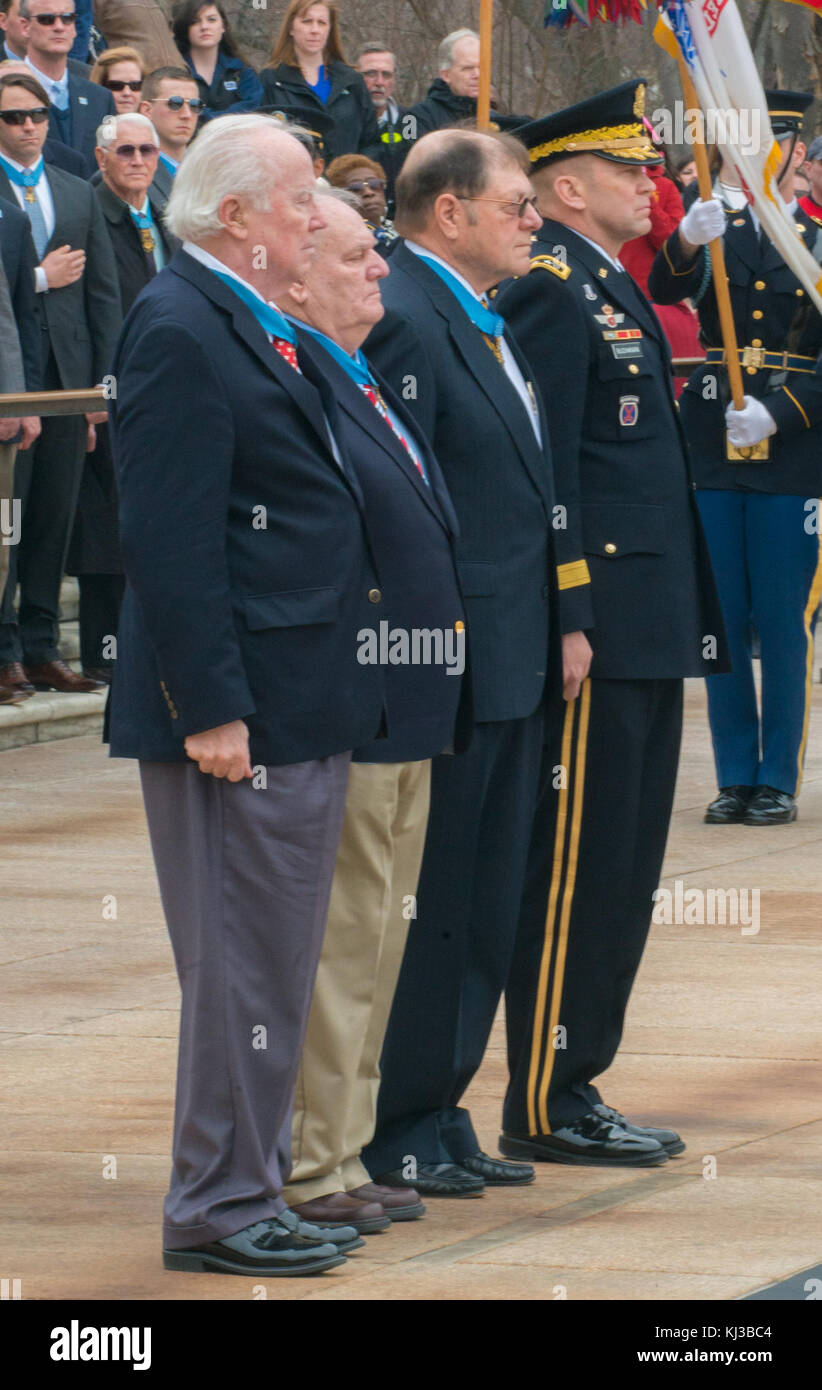 Medal of Honor giorno ghirlanda di cerimonia di posa (16928592271) Foto Stock