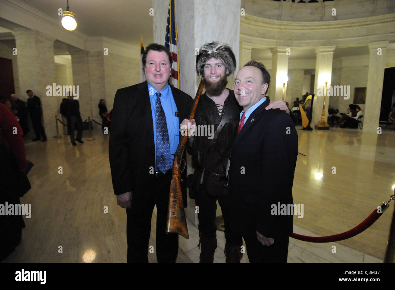 Questa immagine cattura Jim Justice, una figura politica di spicco e uomo d'affari, spesso associato alla leadership della Virginia Occidentale. Noto per il suo ruolo di Governatore, la carriera di Justice è stata segnata sia dalle sue imprese che dalle sue decisioni politiche. Foto Stock